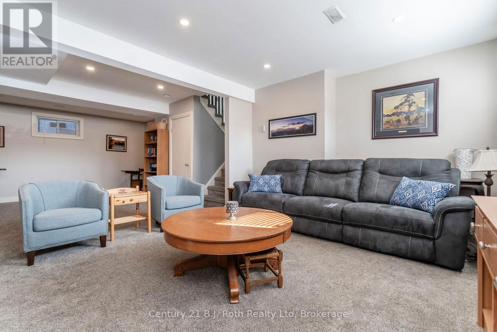 1055 GLEN EAGLES CRESCENT Image 21