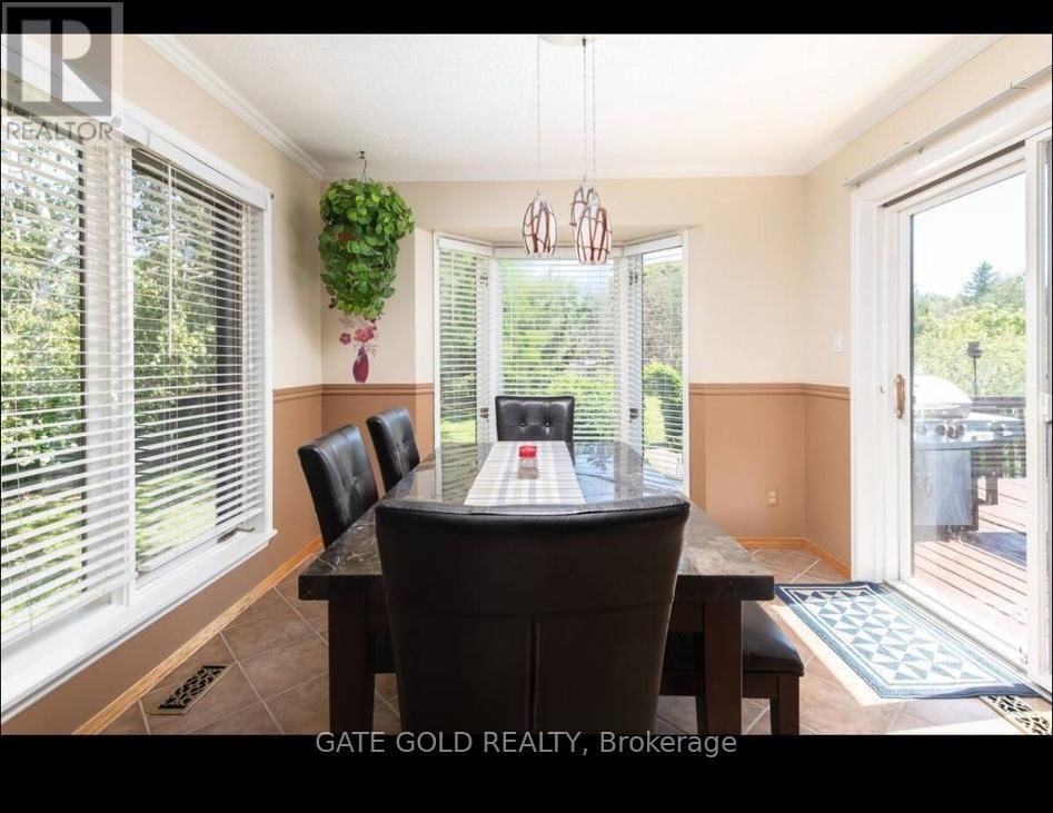 51 BECK BOULEVARD Image 15