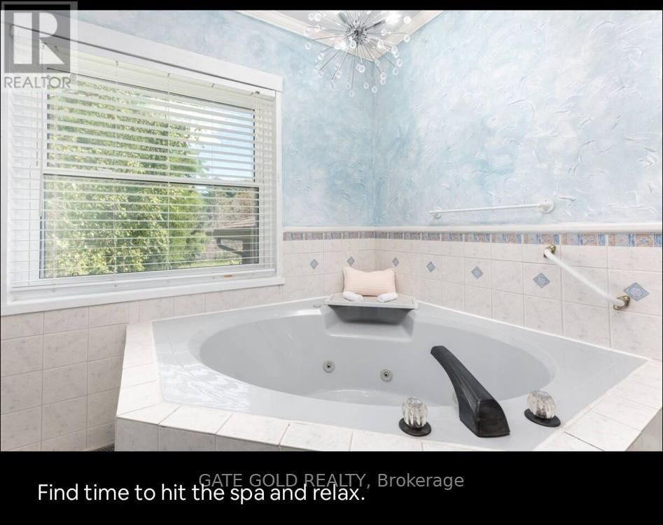 51 BECK BOULEVARD Image 17