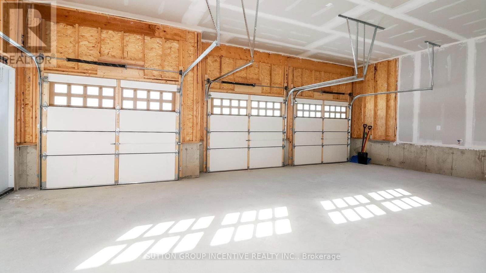 28 COTTONWOOD STREET Image 34