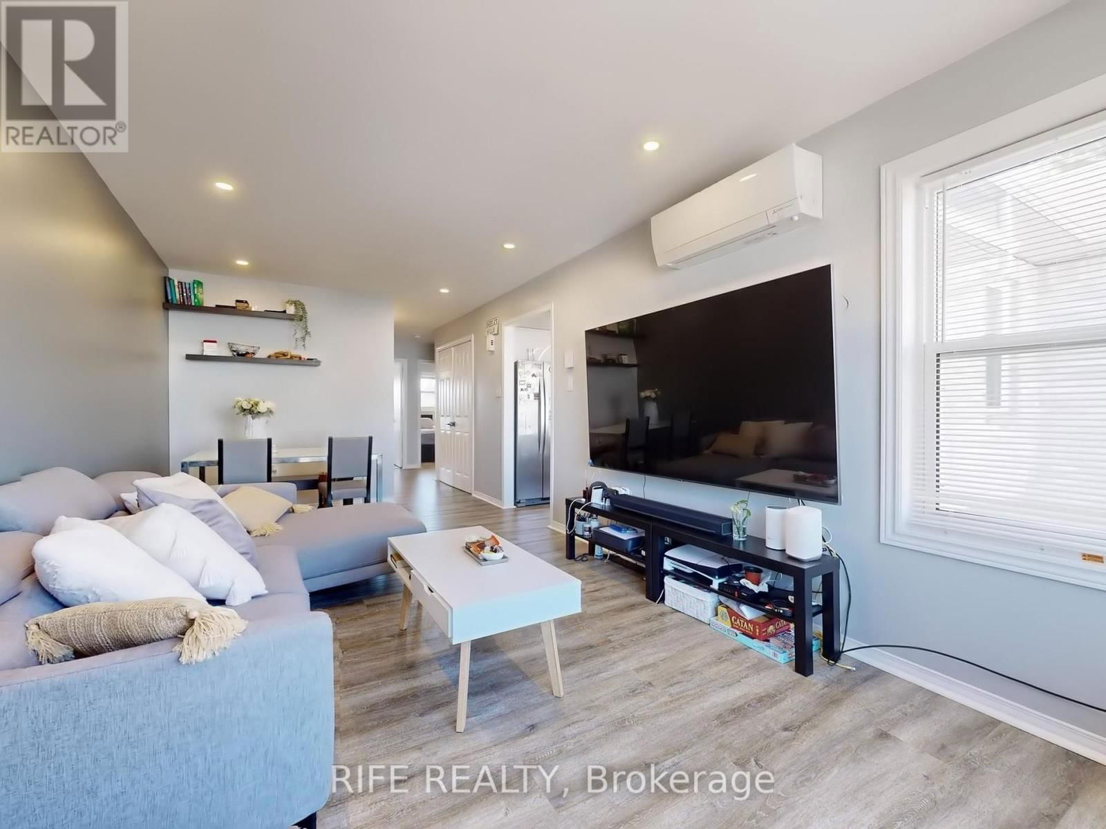 34 - 120 D'AMBROSIO DRIVE Image 4