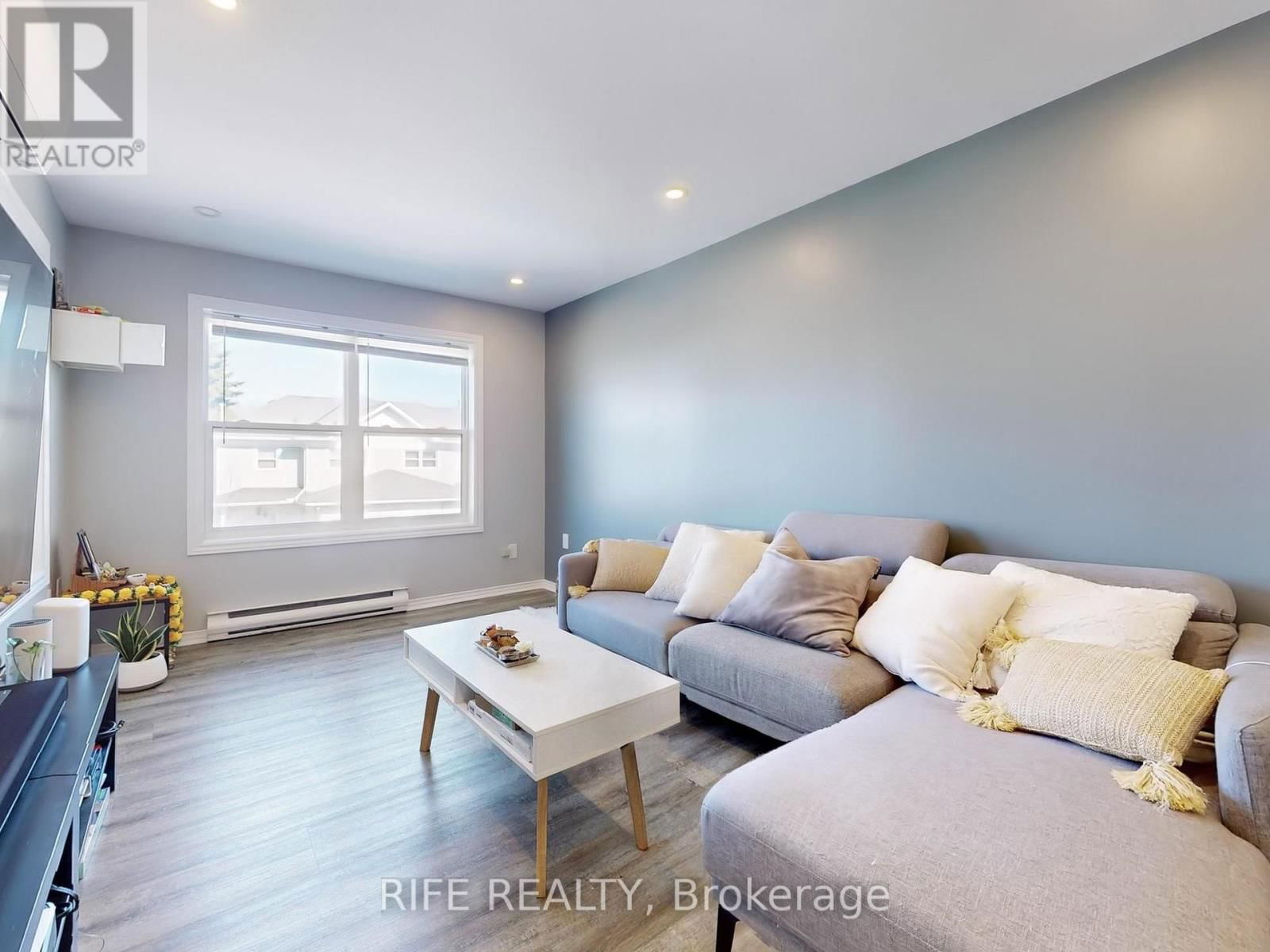 34 - 120 D'AMBROSIO DRIVE Image 5