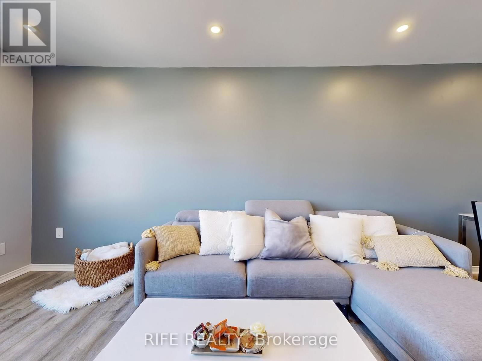 34 - 120 D'AMBROSIO DRIVE Image 6