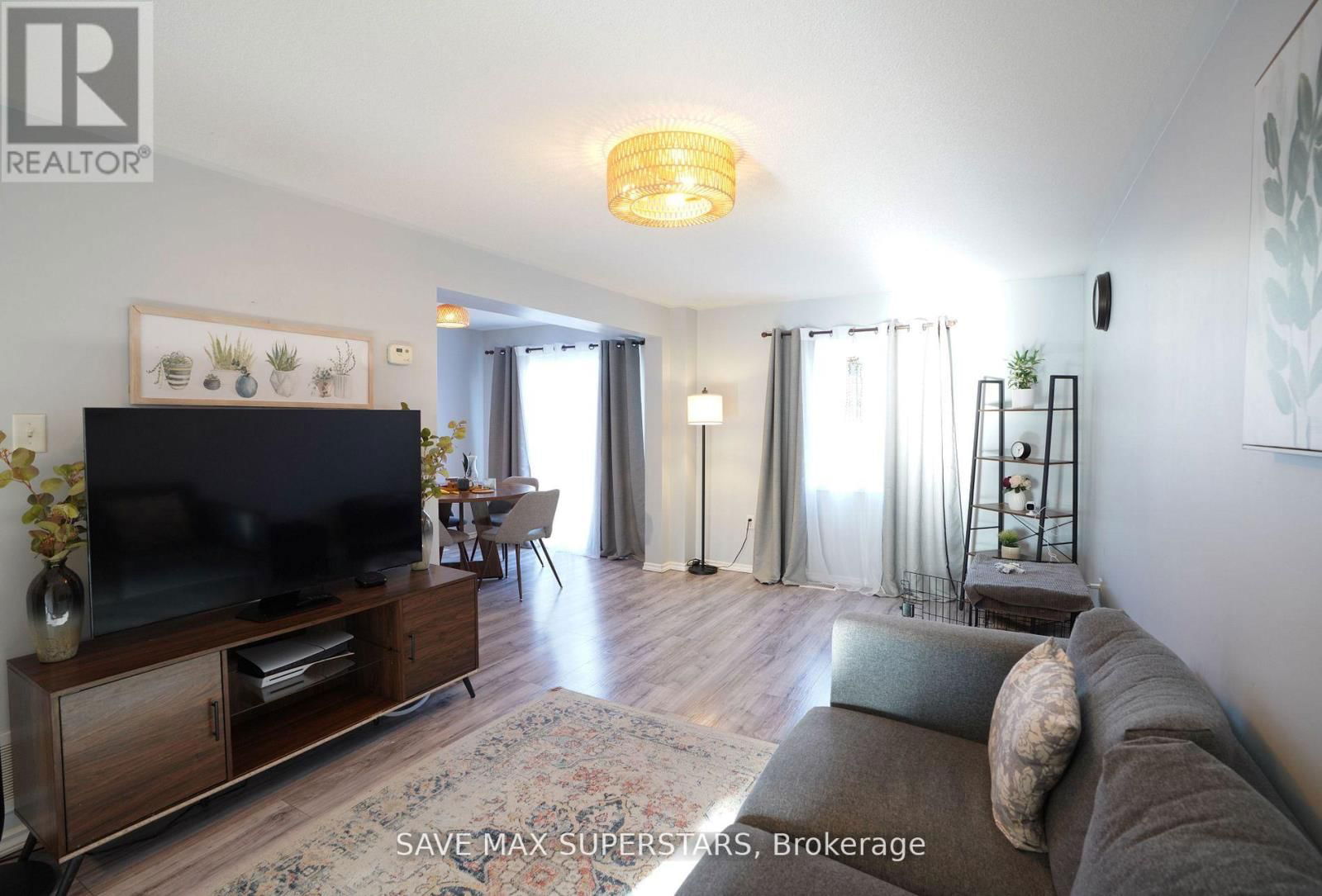 5 MAJESTY BOULEVARD Image 11