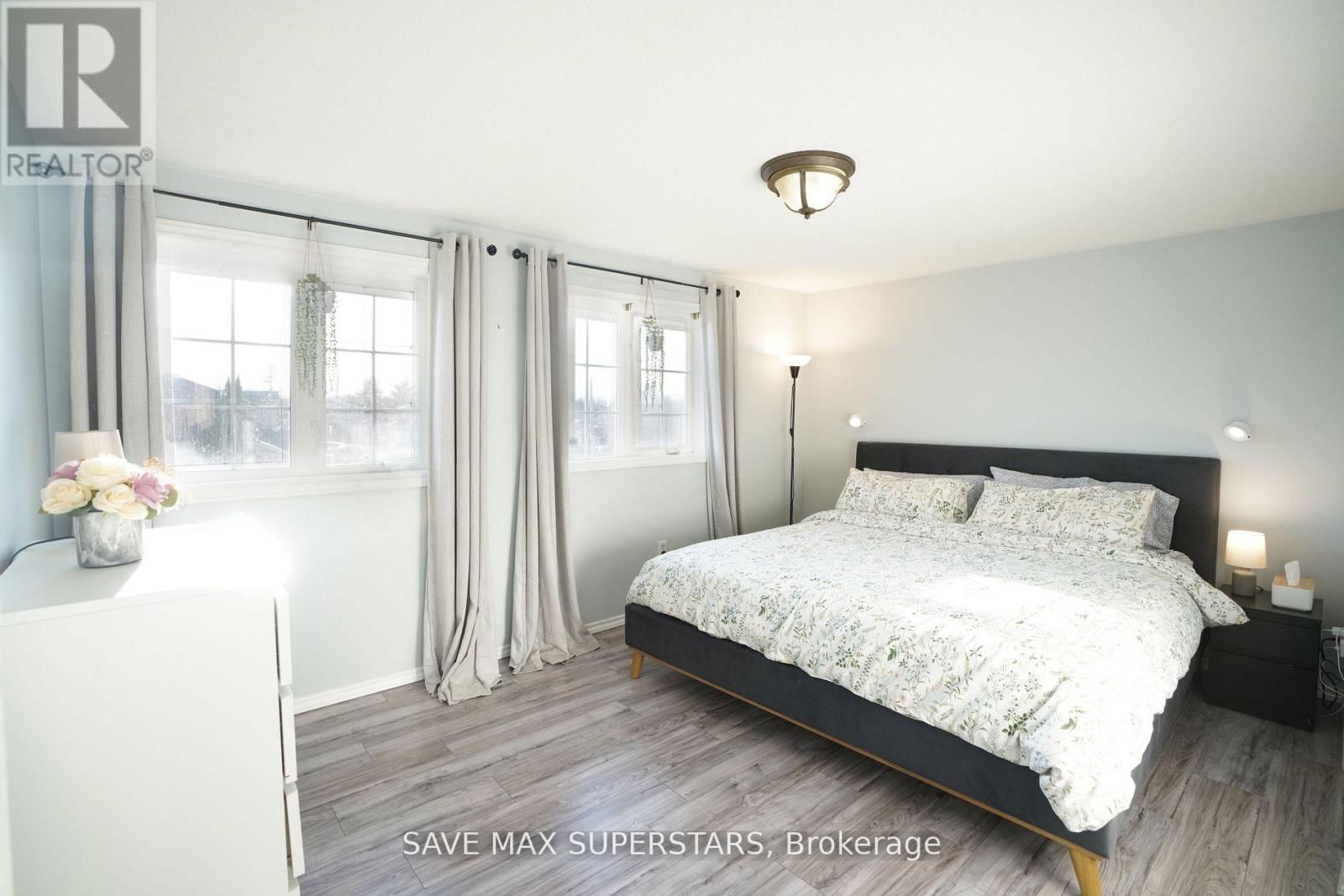 5 MAJESTY BOULEVARD Image 14