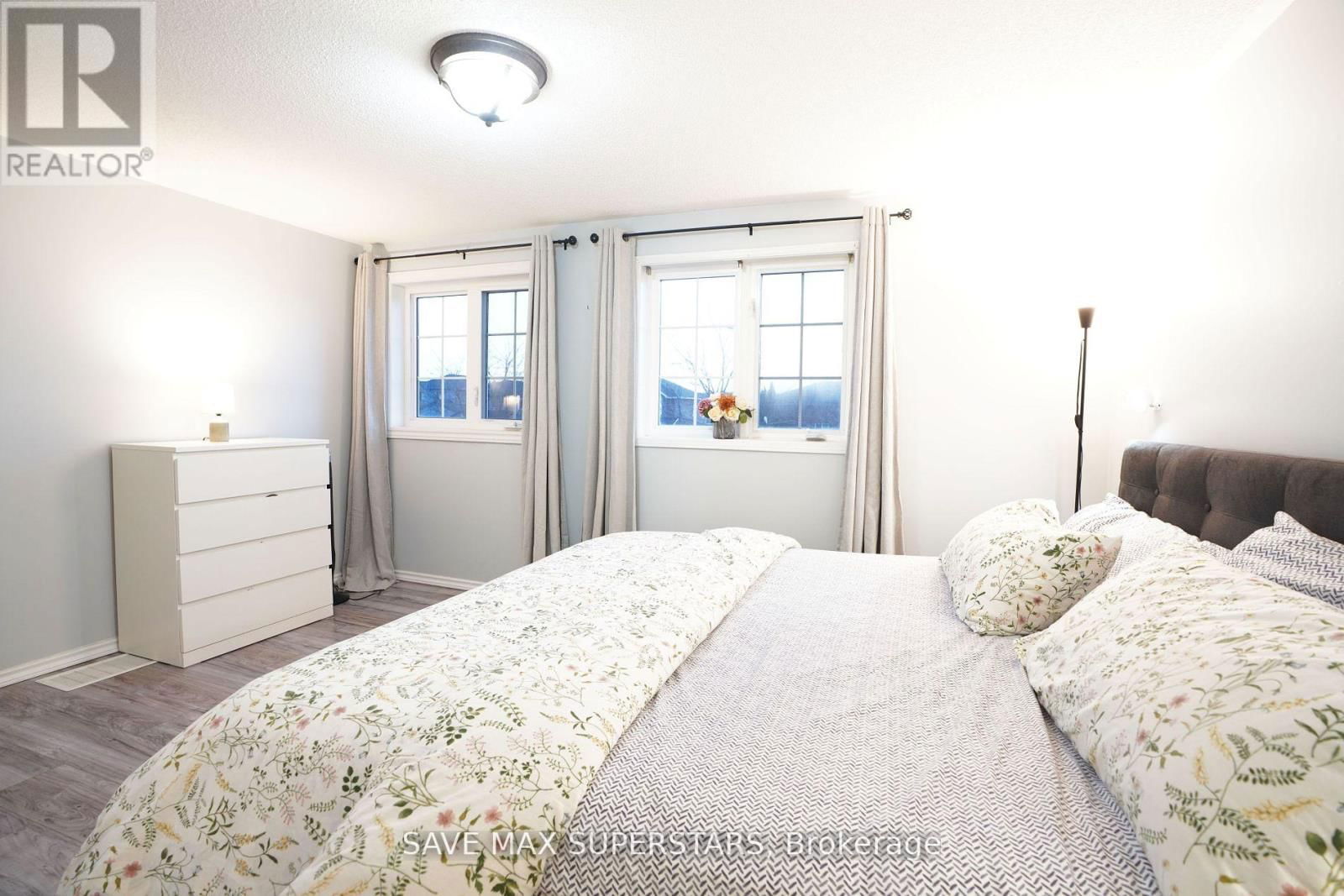 5 MAJESTY BOULEVARD Image 17