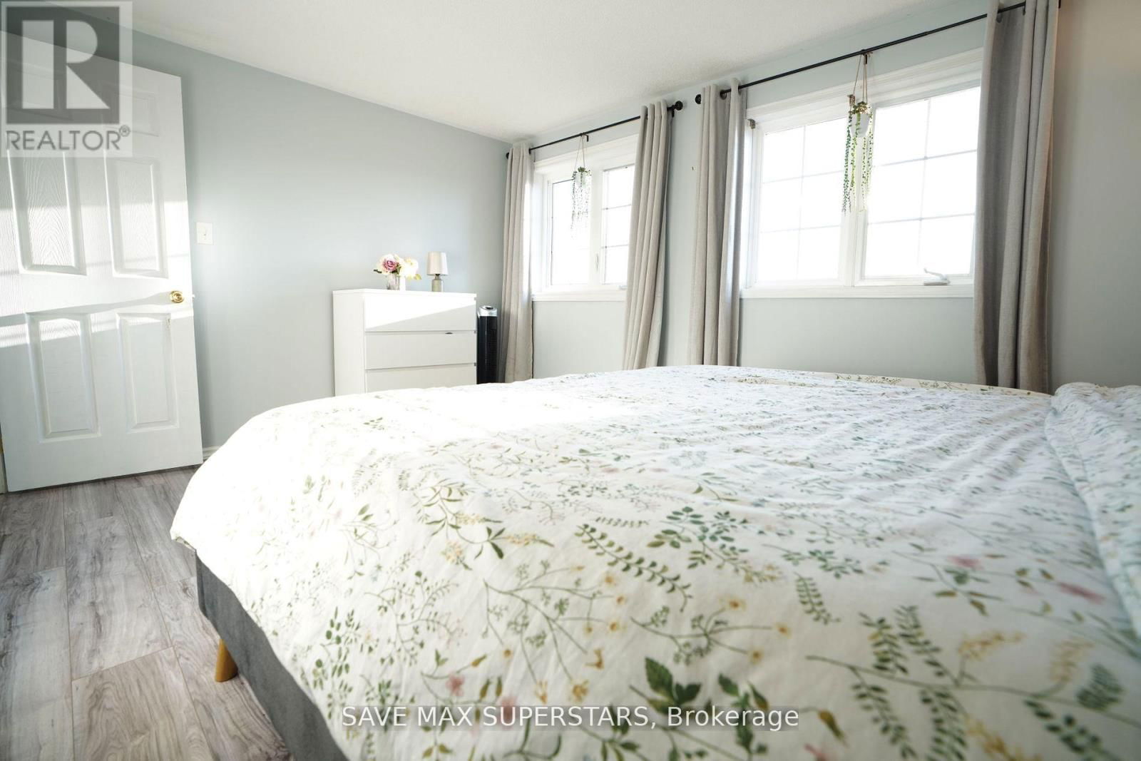 5 MAJESTY BOULEVARD Image 18