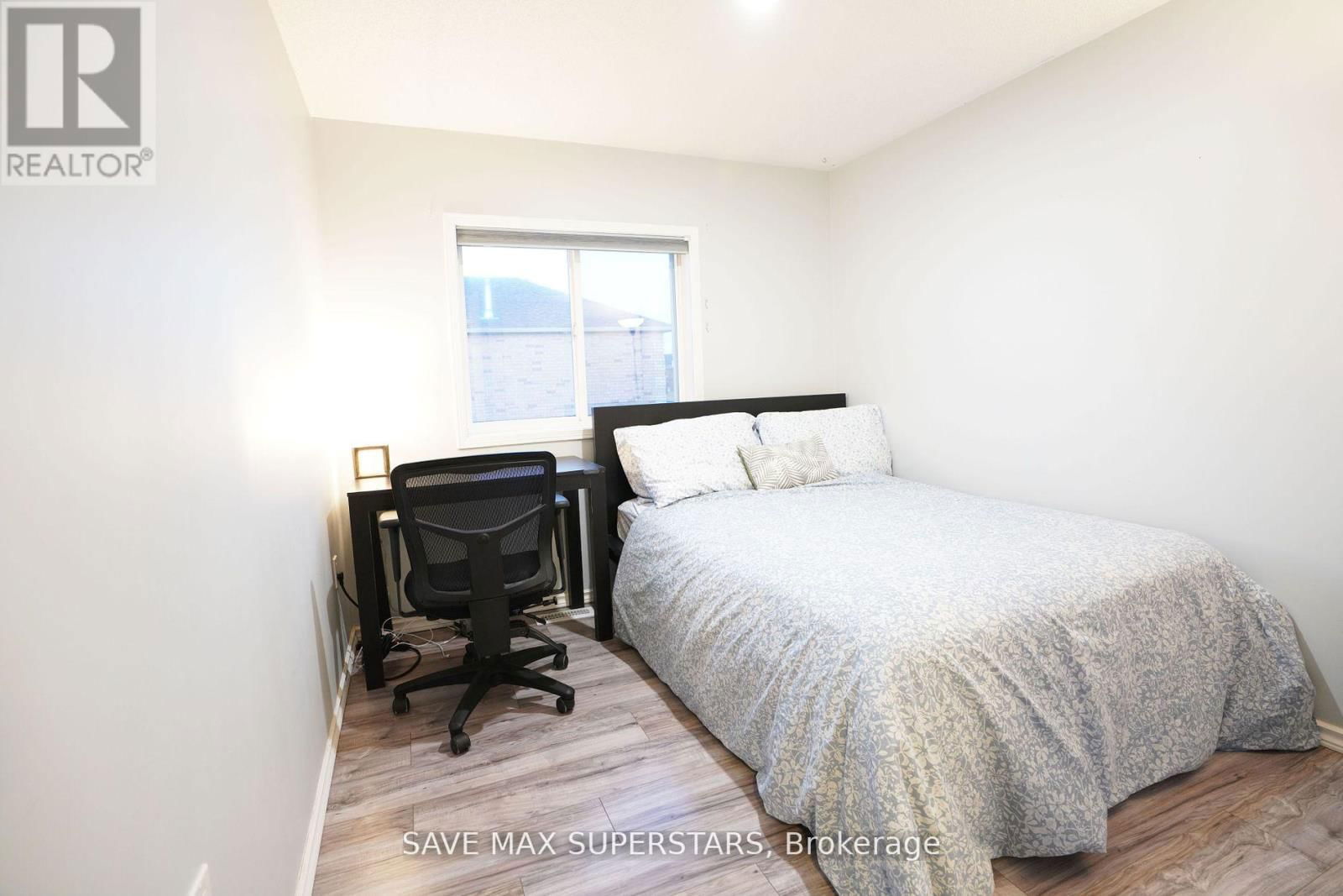 5 MAJESTY BOULEVARD Image 19