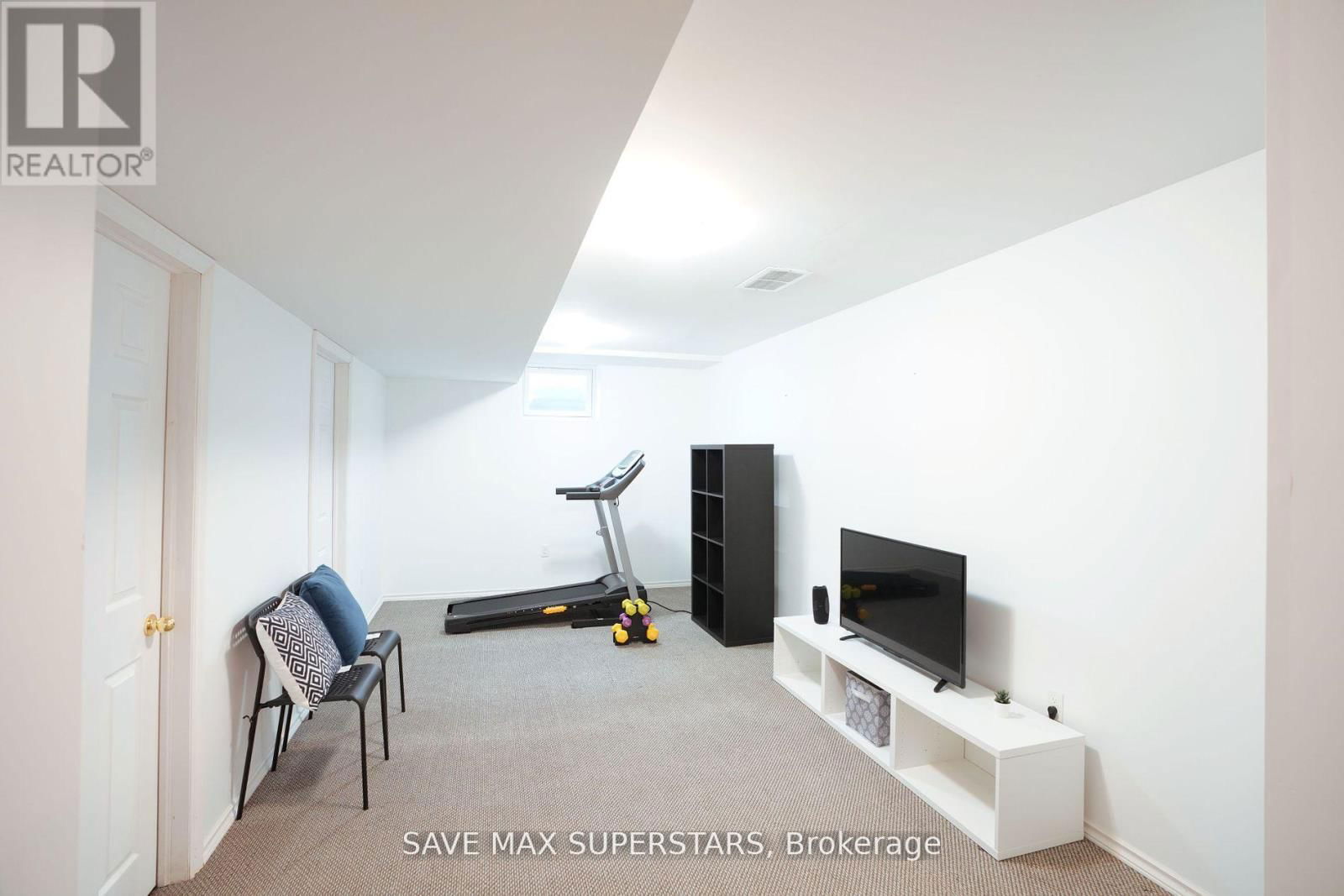 5 MAJESTY BOULEVARD Image 28