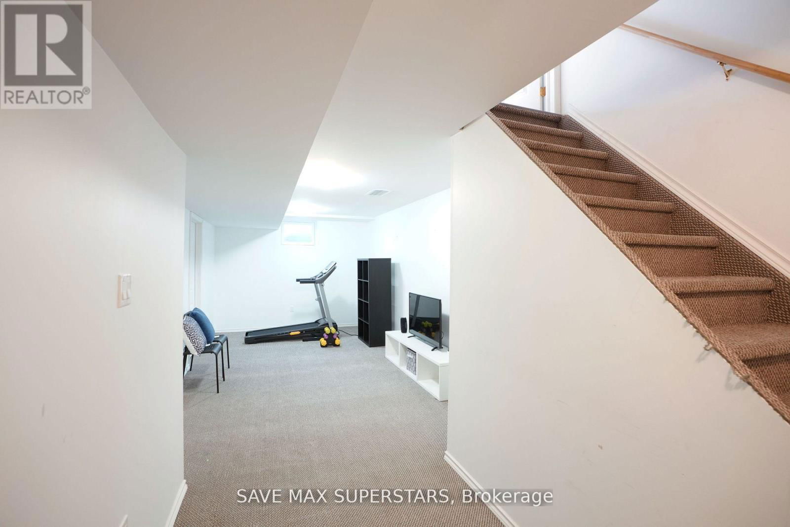 5 MAJESTY BOULEVARD Image 29