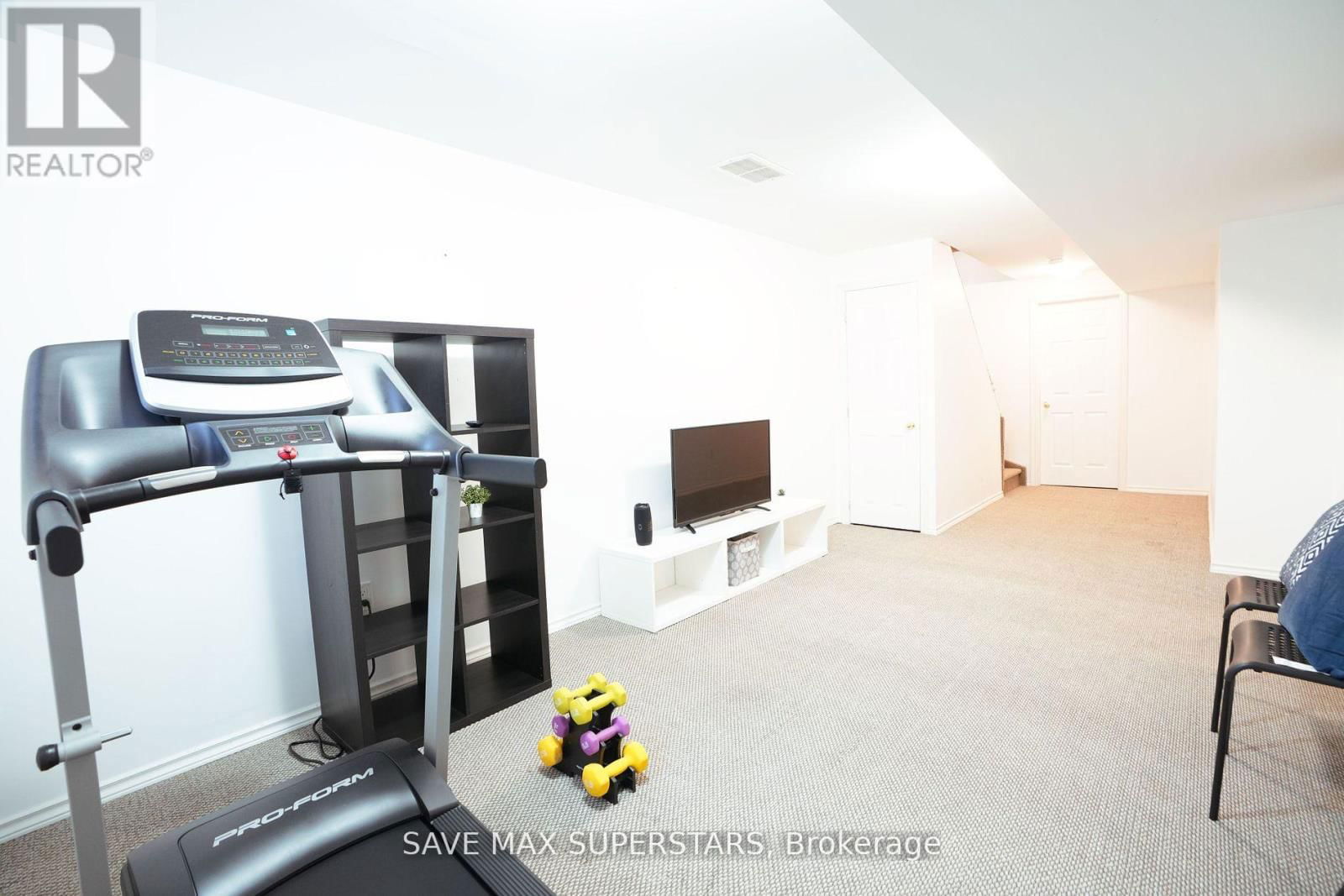 5 MAJESTY BOULEVARD Image 31