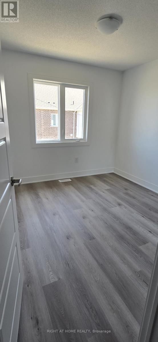 78 FOXLEY HEIGHTS Image 11
