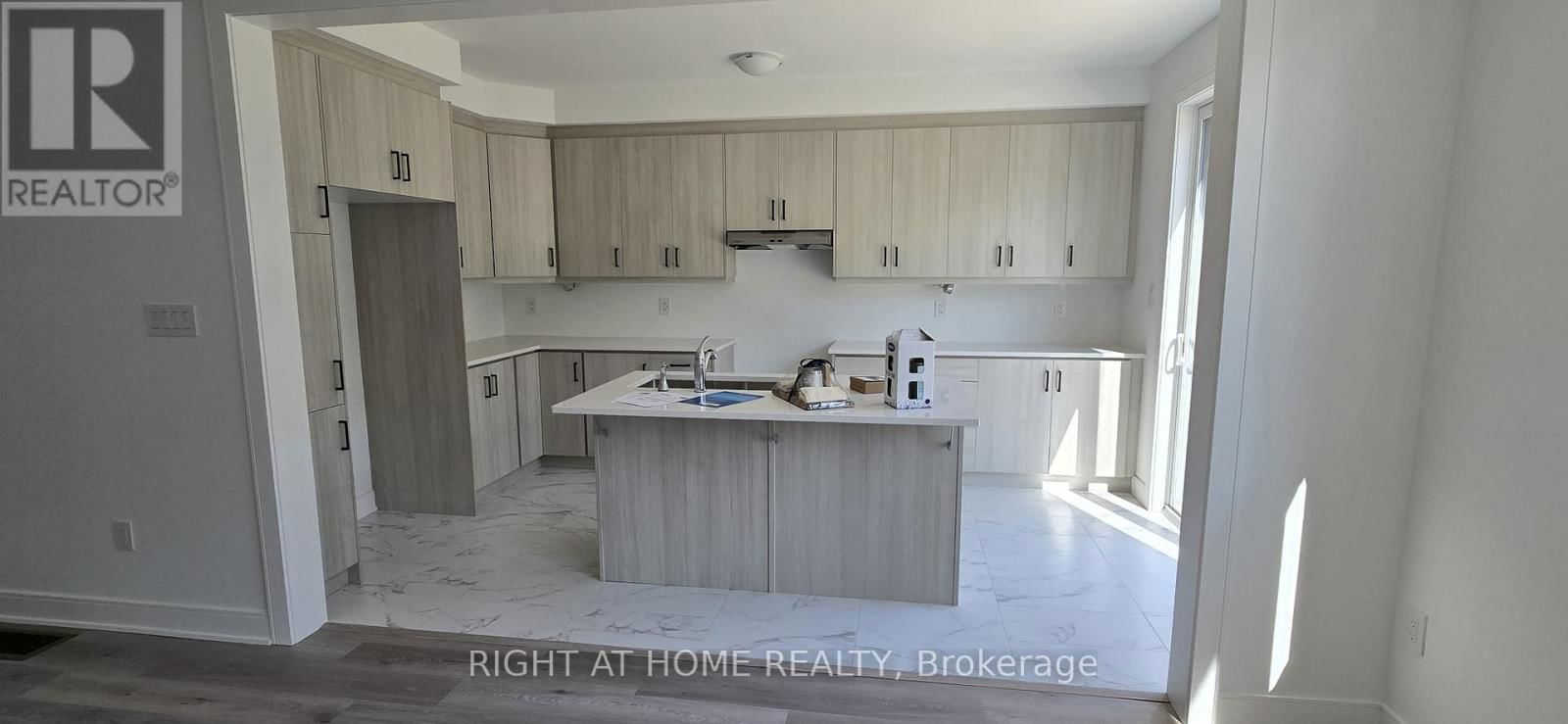 78 FOXLEY HEIGHTS Image 4