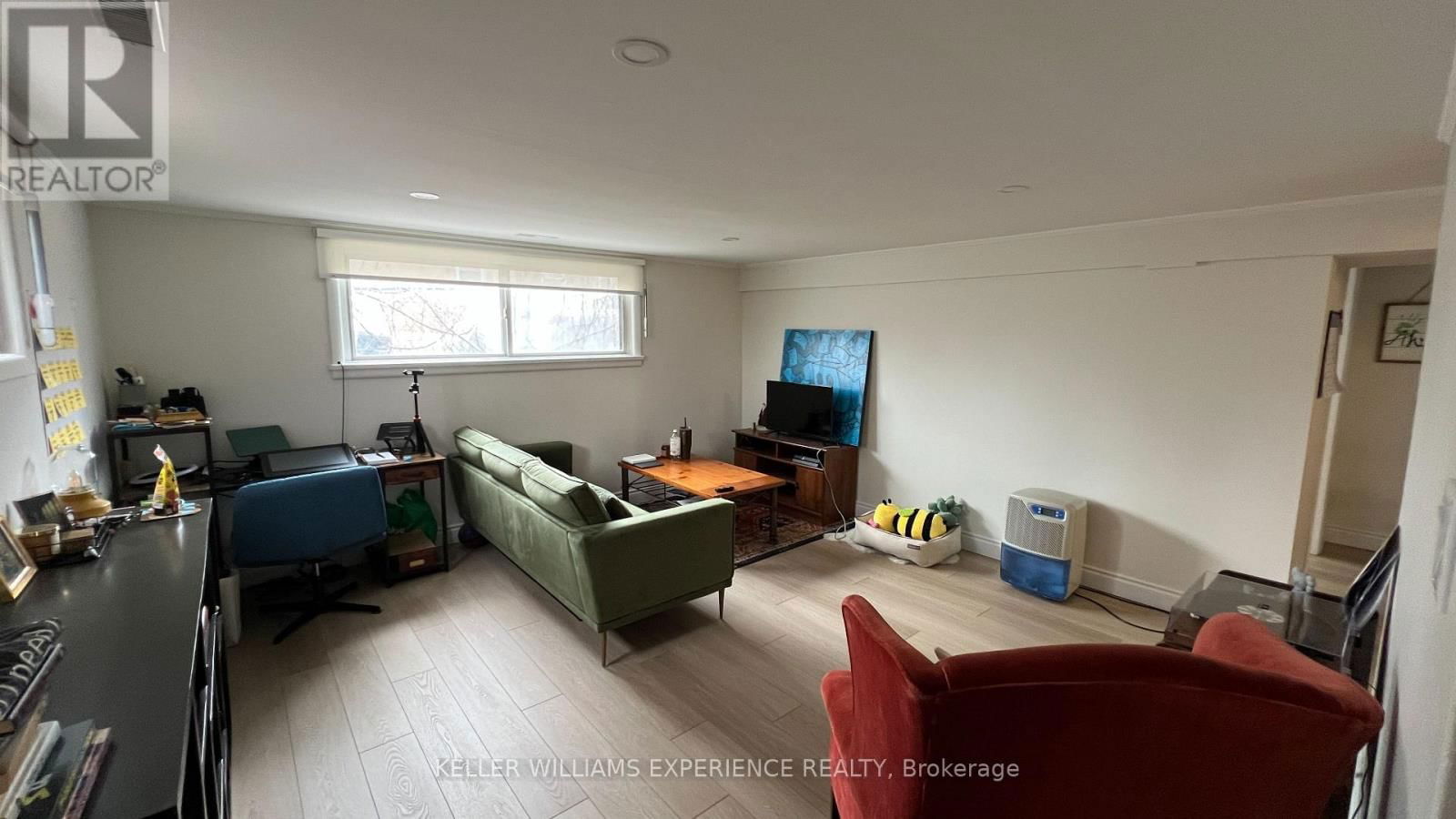 68 CAMPBELL AVENUE Image 12