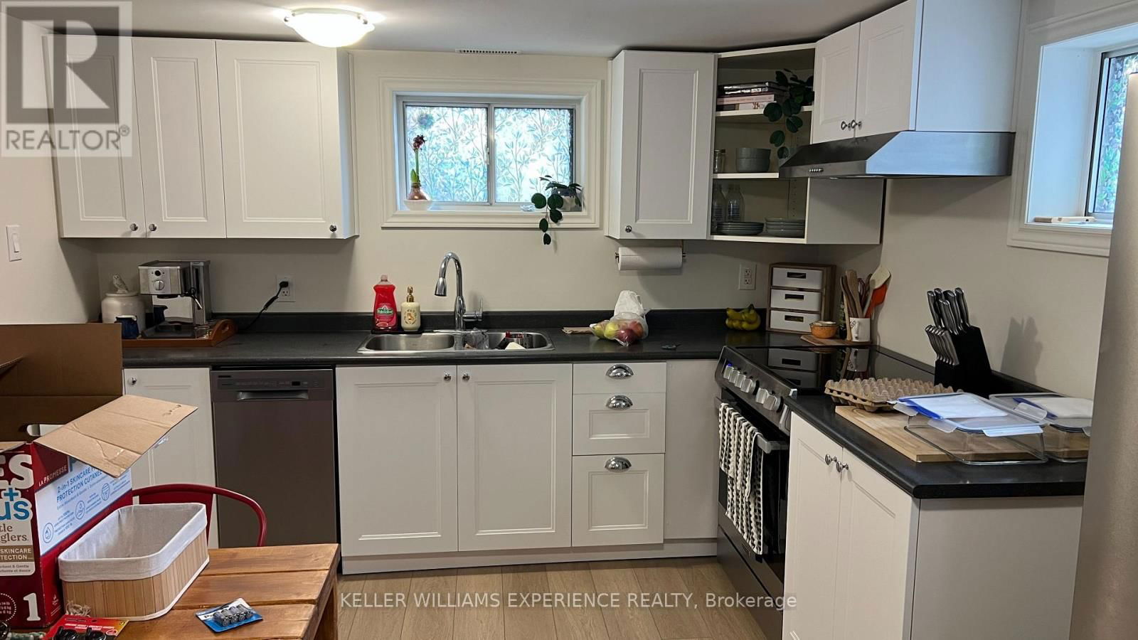 68 CAMPBELL AVENUE Image 16