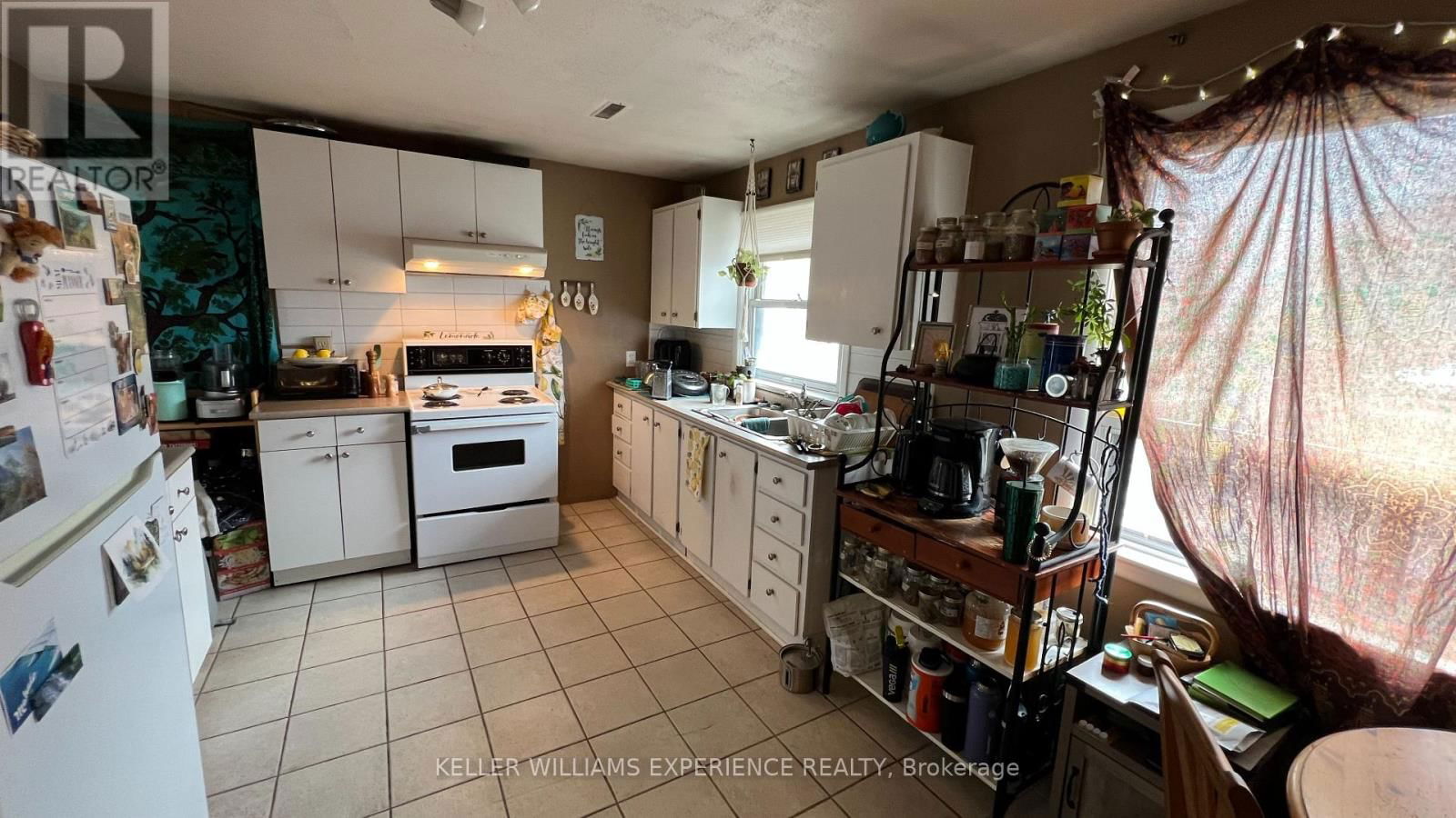 68 CAMPBELL AVENUE Image 22
