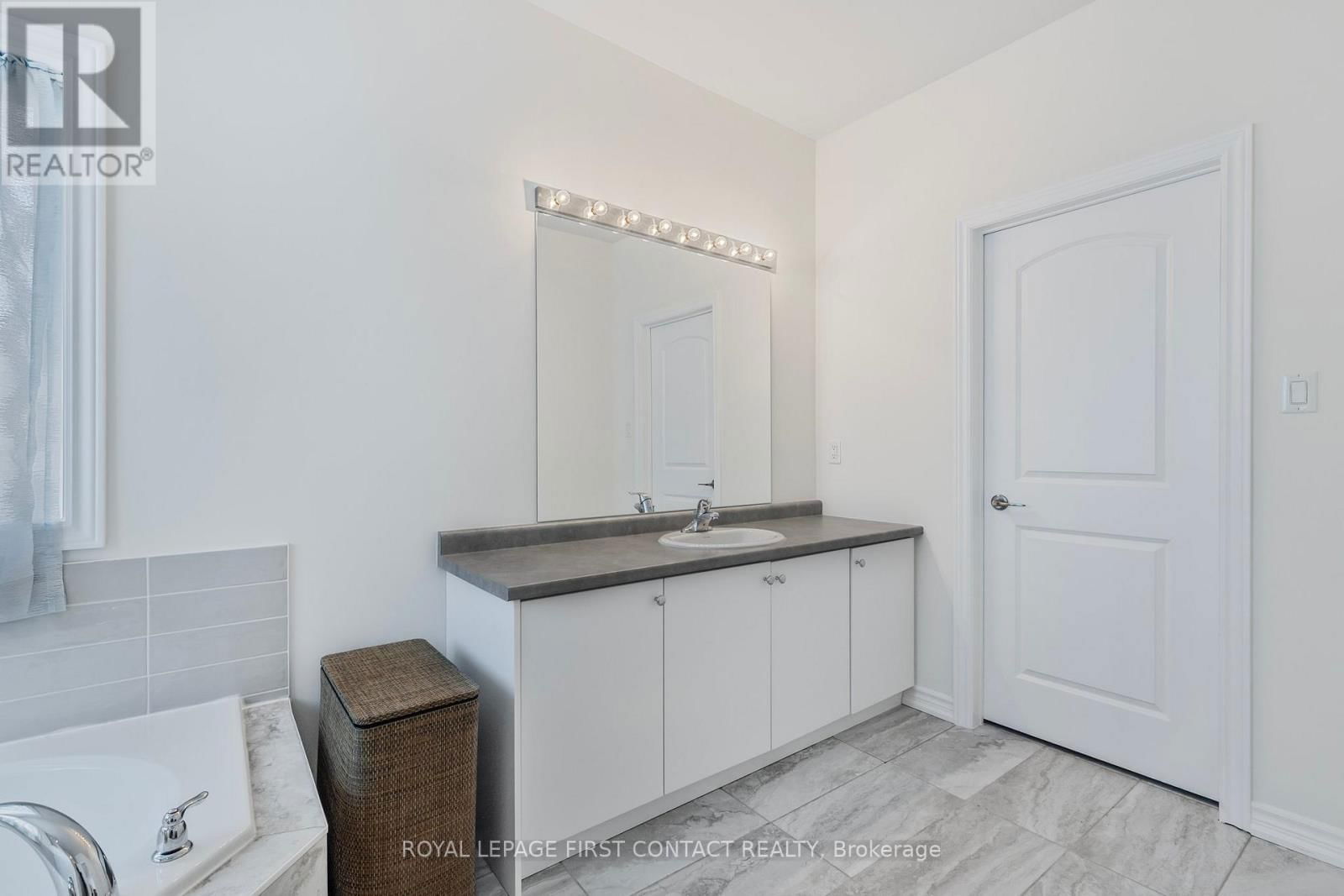 9 BEVERLY STREET Image 10