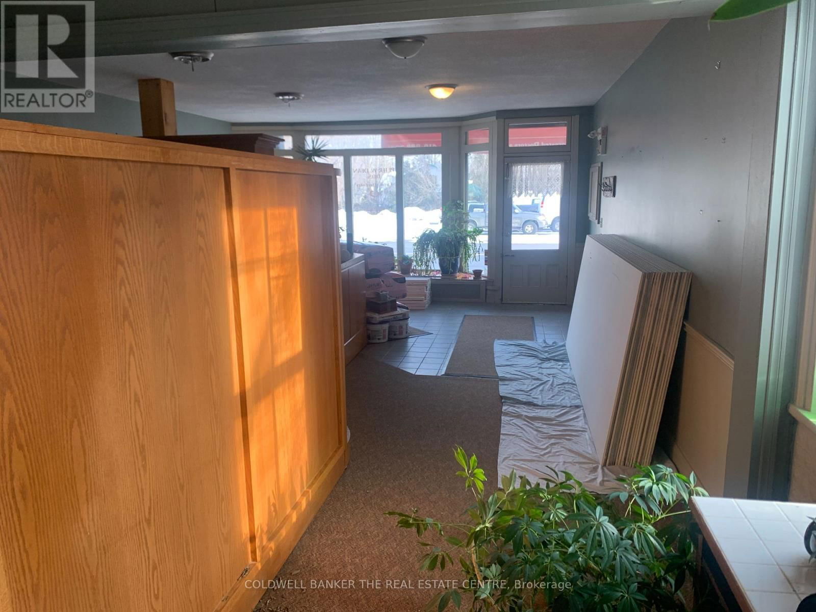 4570 PENETANGUISHENE ROAD Image 5