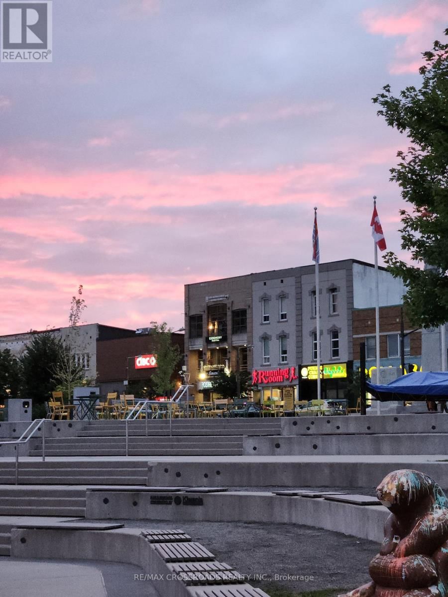 220D - 50 DUNLOP STREET Image 1