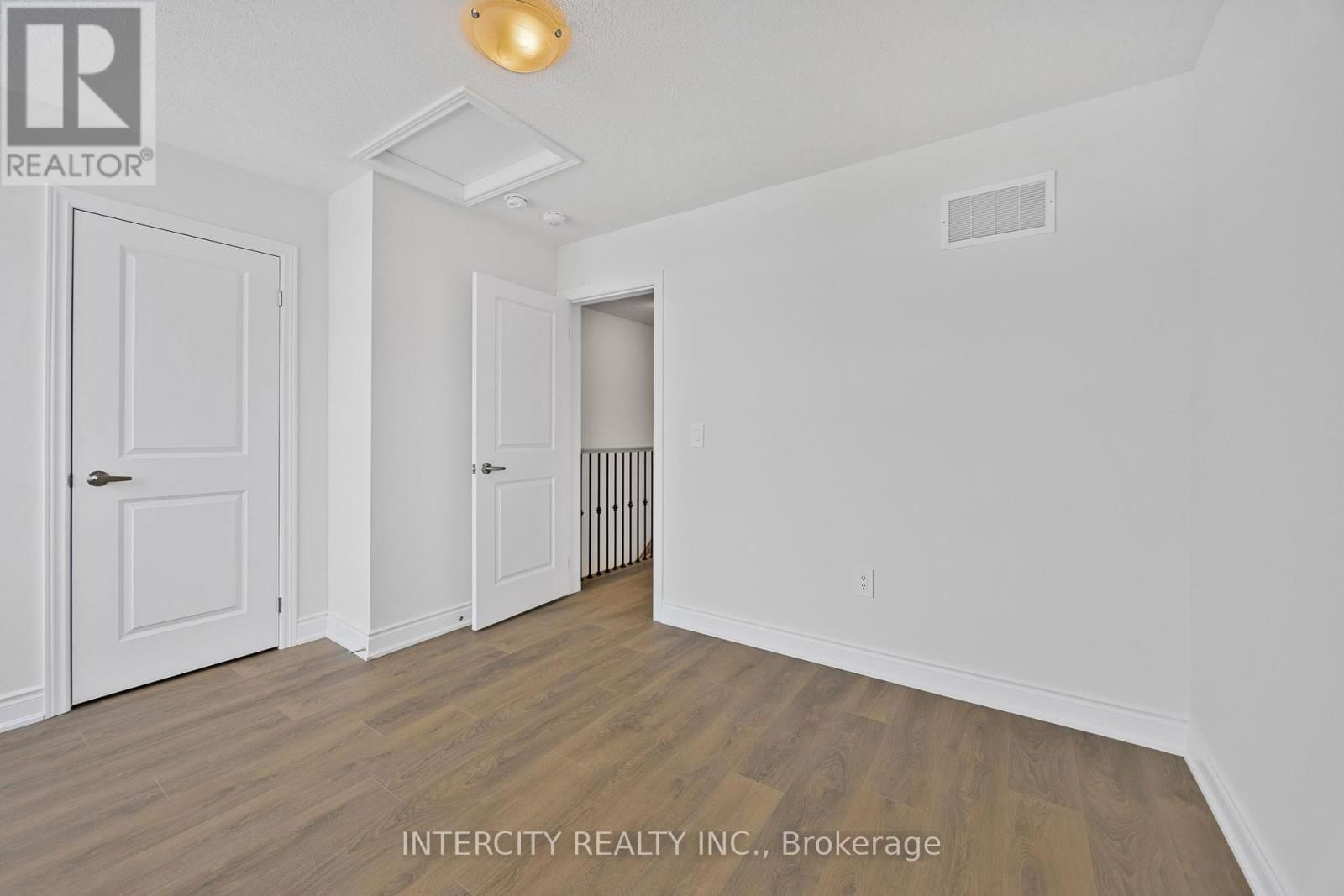 5 AVALON DRIVE Image 12