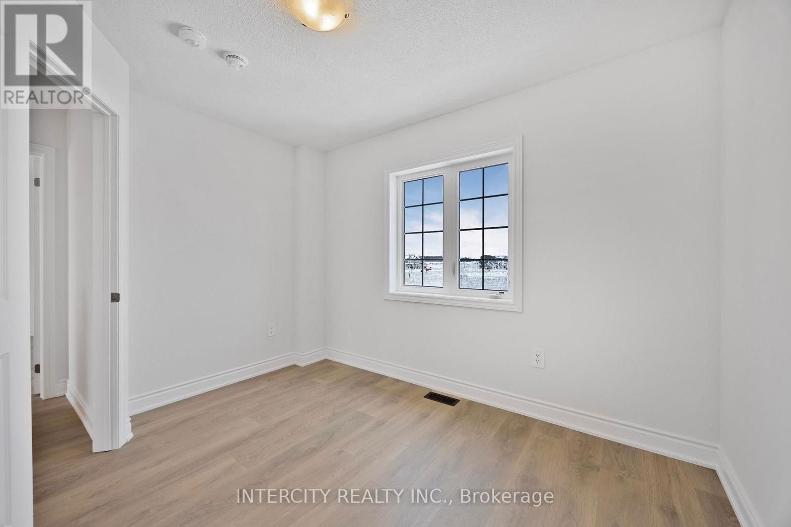 5 AVALON DRIVE Image 21