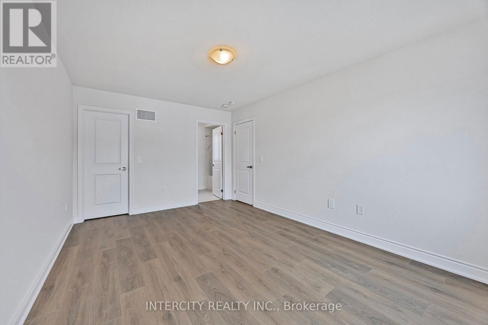 5 AVALON DRIVE Image 24