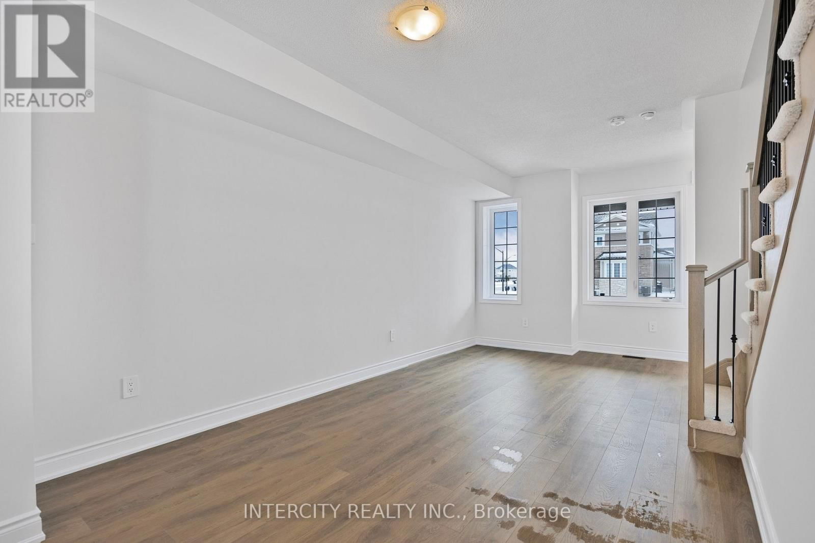 5 AVALON DRIVE Image 34