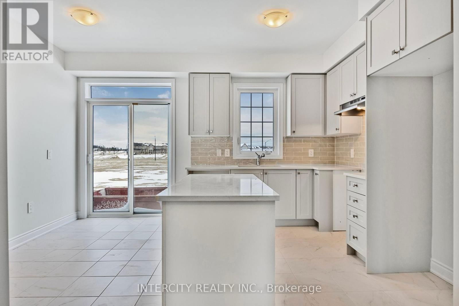 5 AVALON DRIVE Image 35