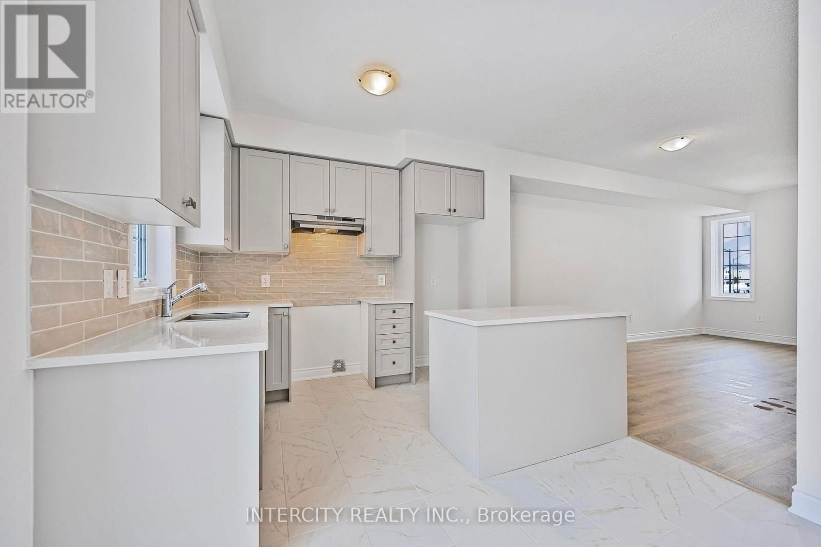 5 AVALON DRIVE Image 36