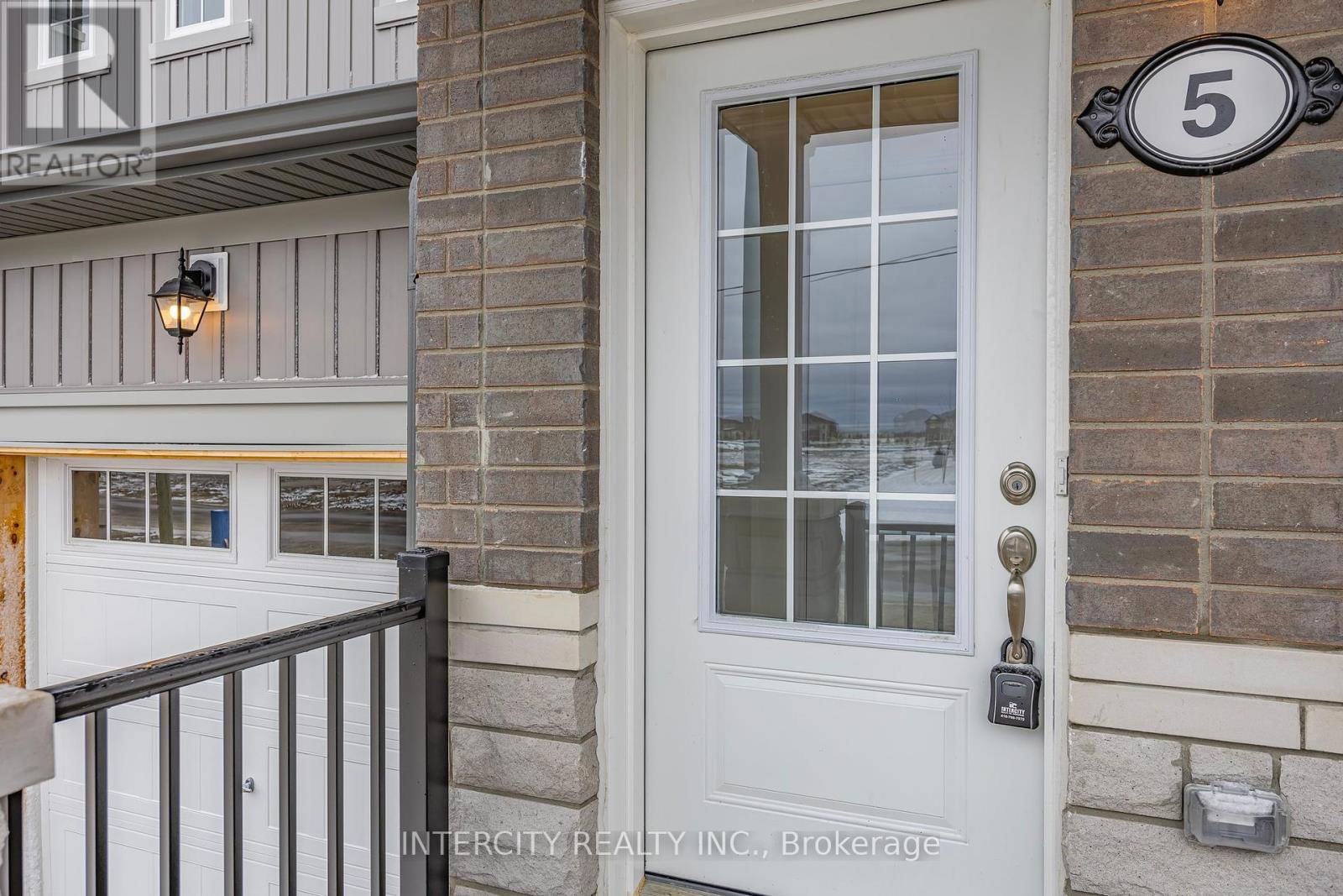 5 AVALON DRIVE Image 8