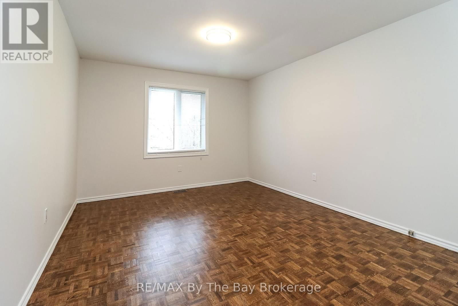 12 BRIDLEWOOD CRESCENT Image 33