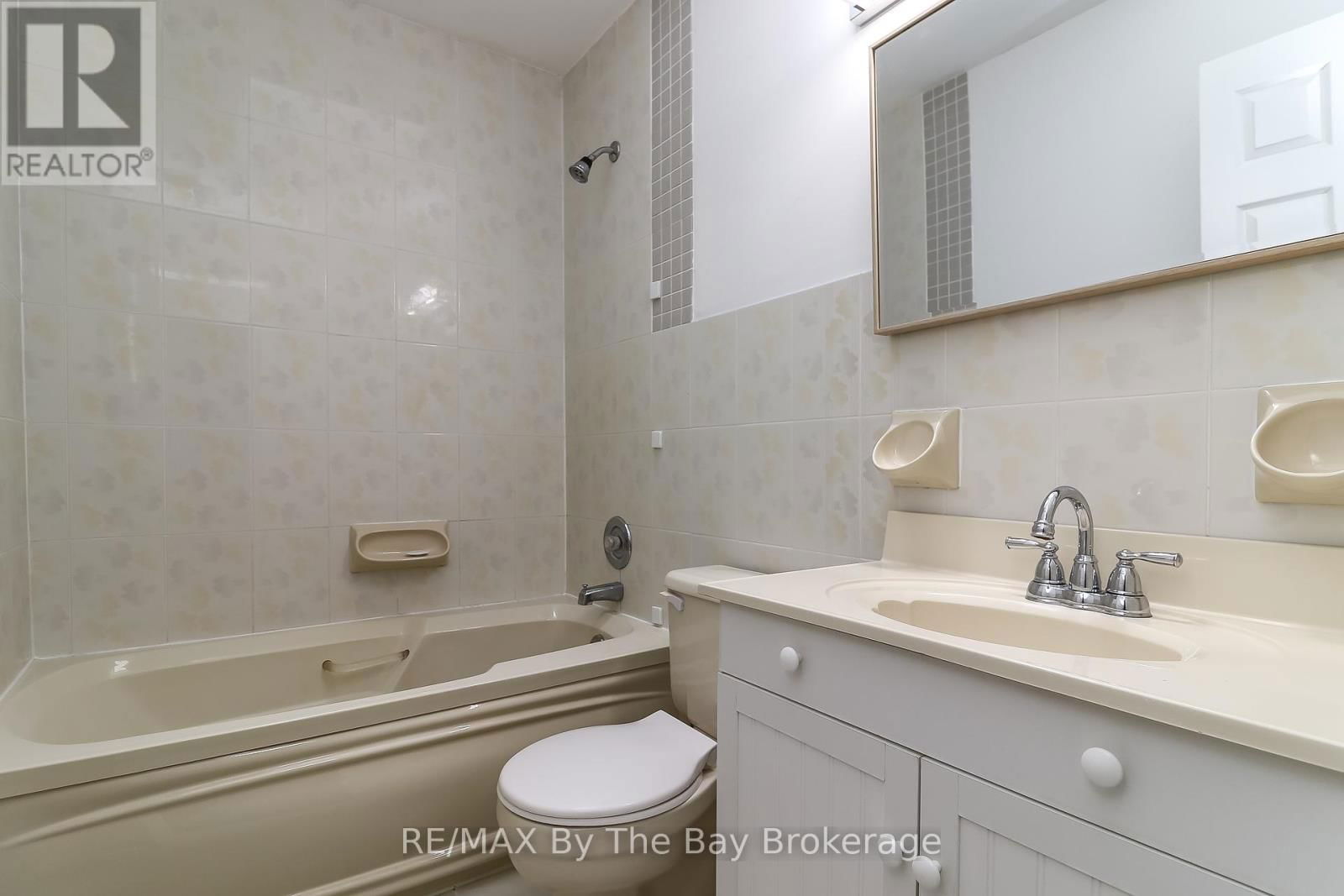 12 BRIDLEWOOD CRESCENT Image 34