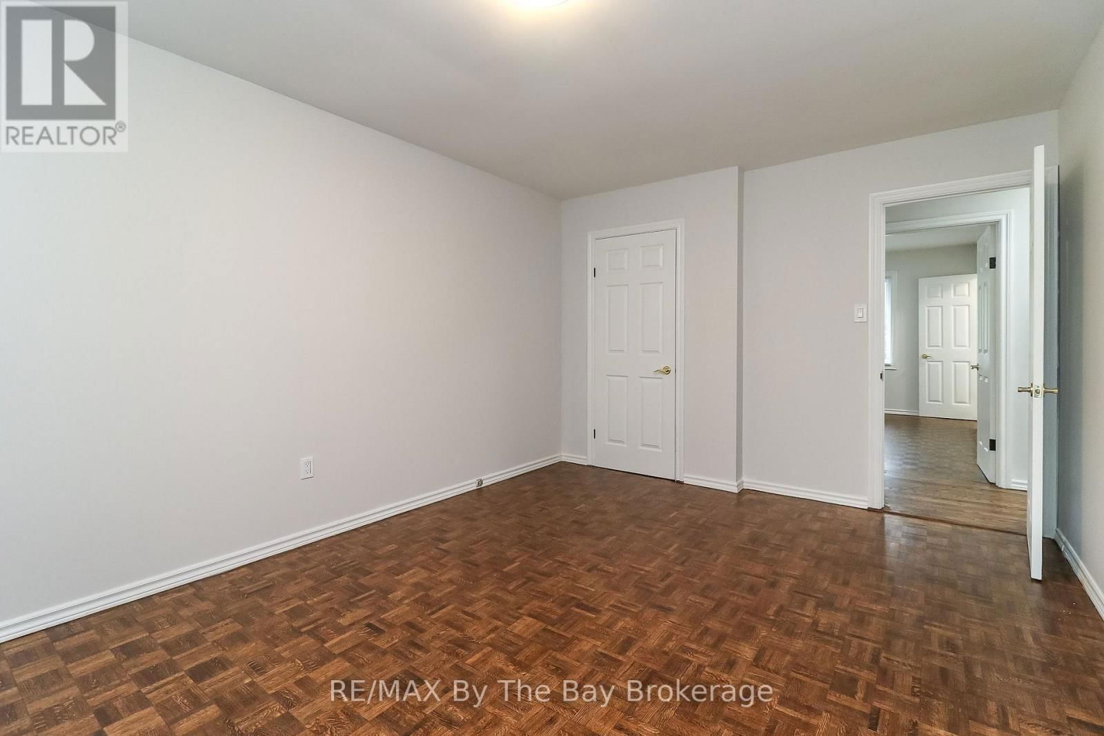 12 BRIDLEWOOD CRESCENT Image 35