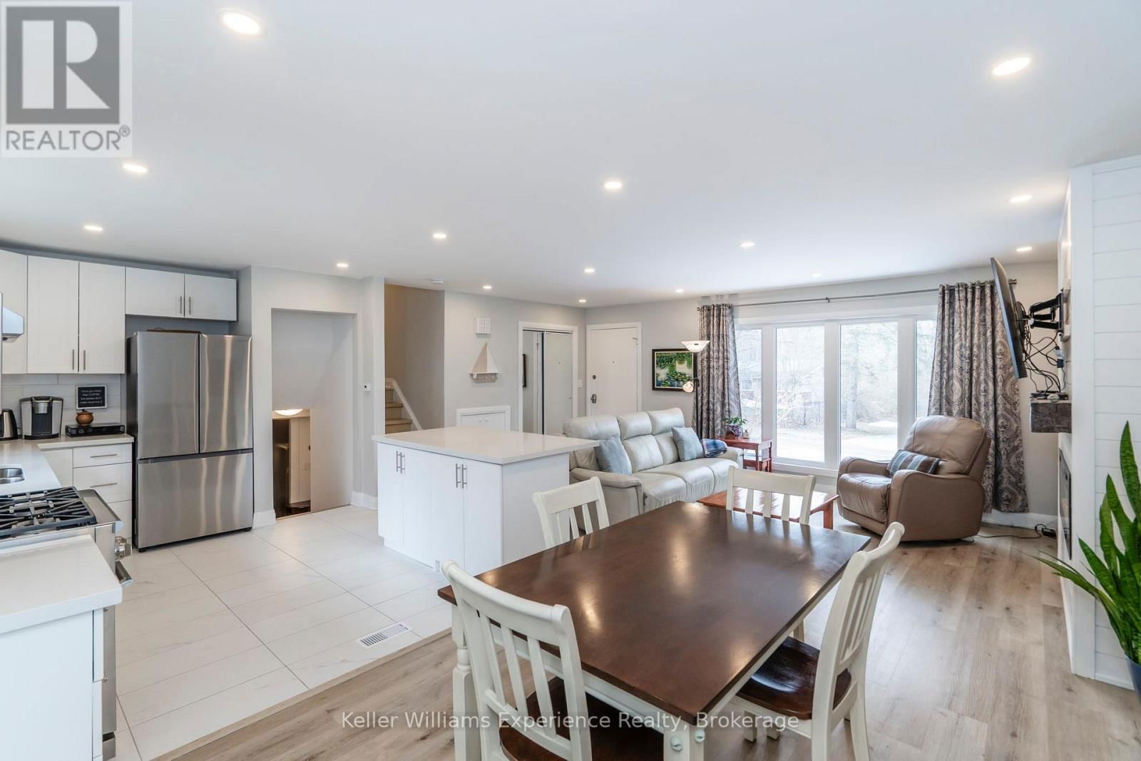 857 VICTORIA STREET Image 13