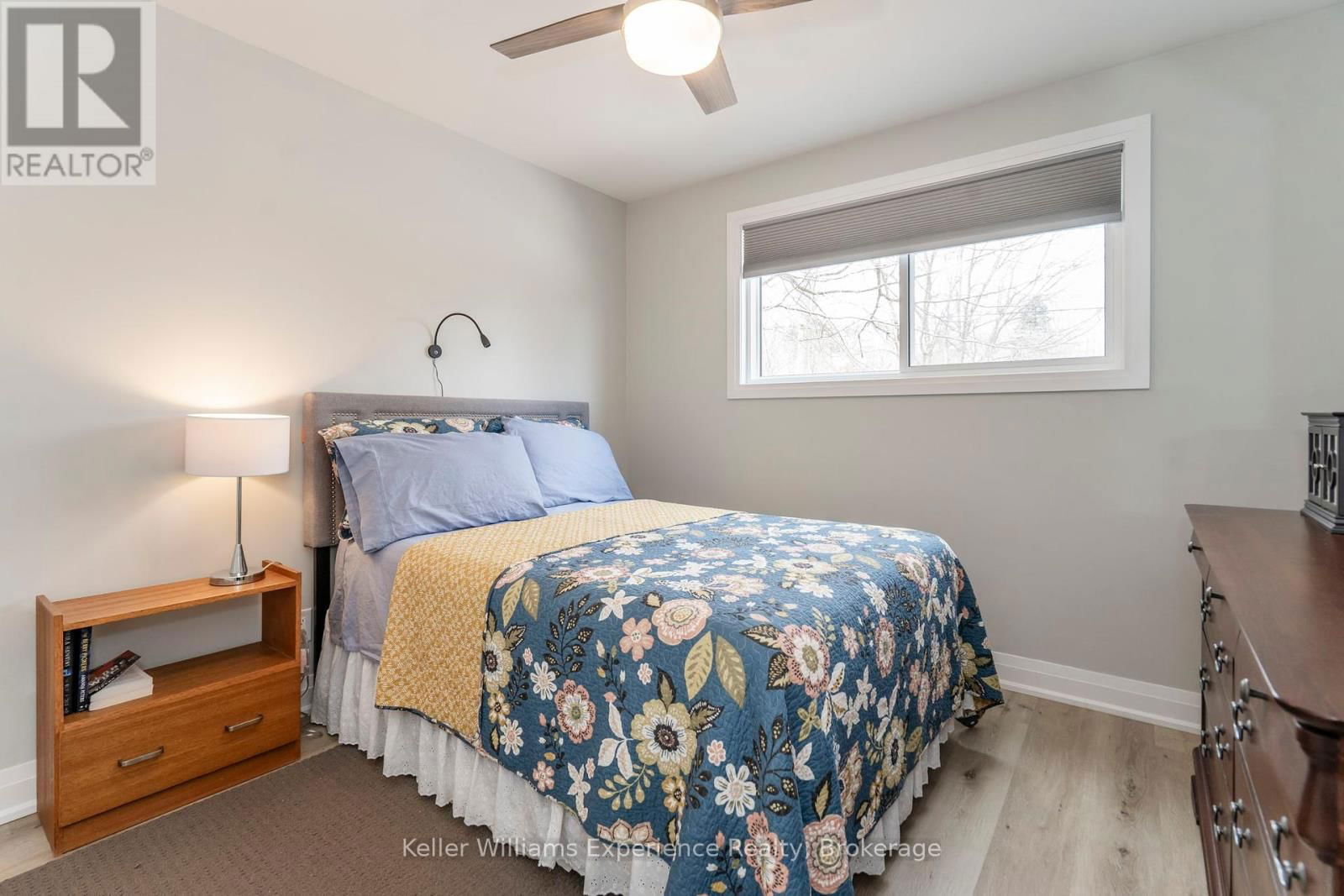 857 VICTORIA STREET Image 22