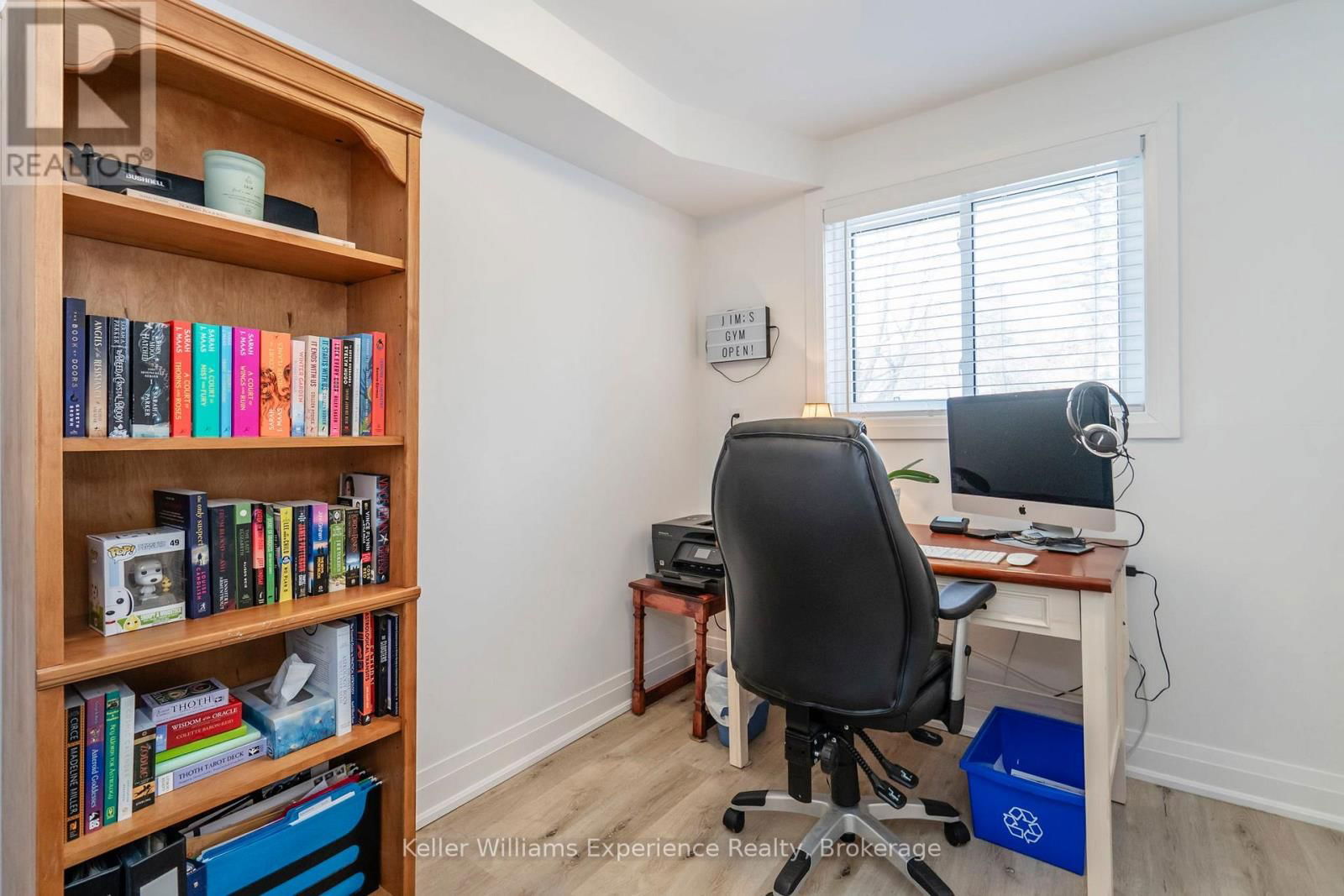857 VICTORIA STREET Image 25