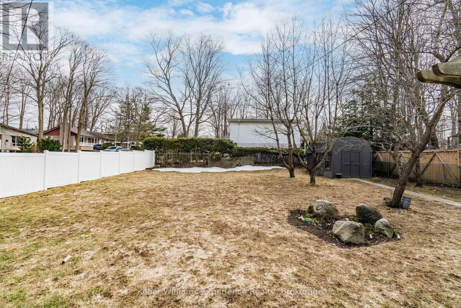 857 VICTORIA STREET Image 33