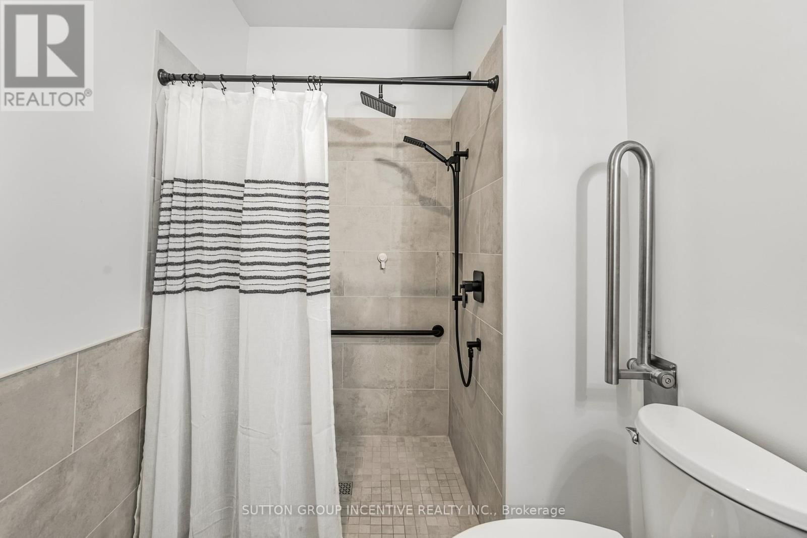 104 LILY DRIVE Image 23