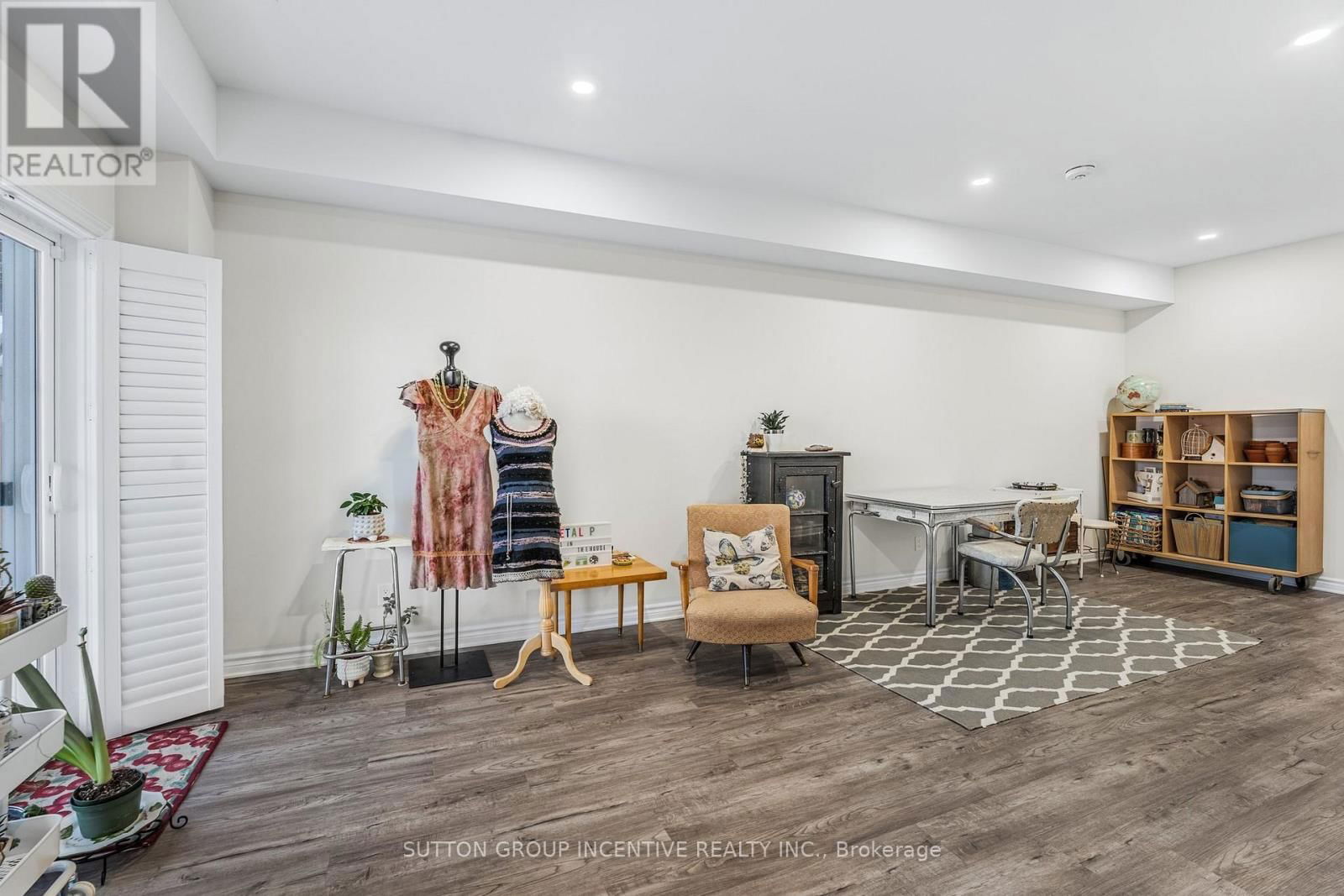 104 LILY DRIVE Image 32