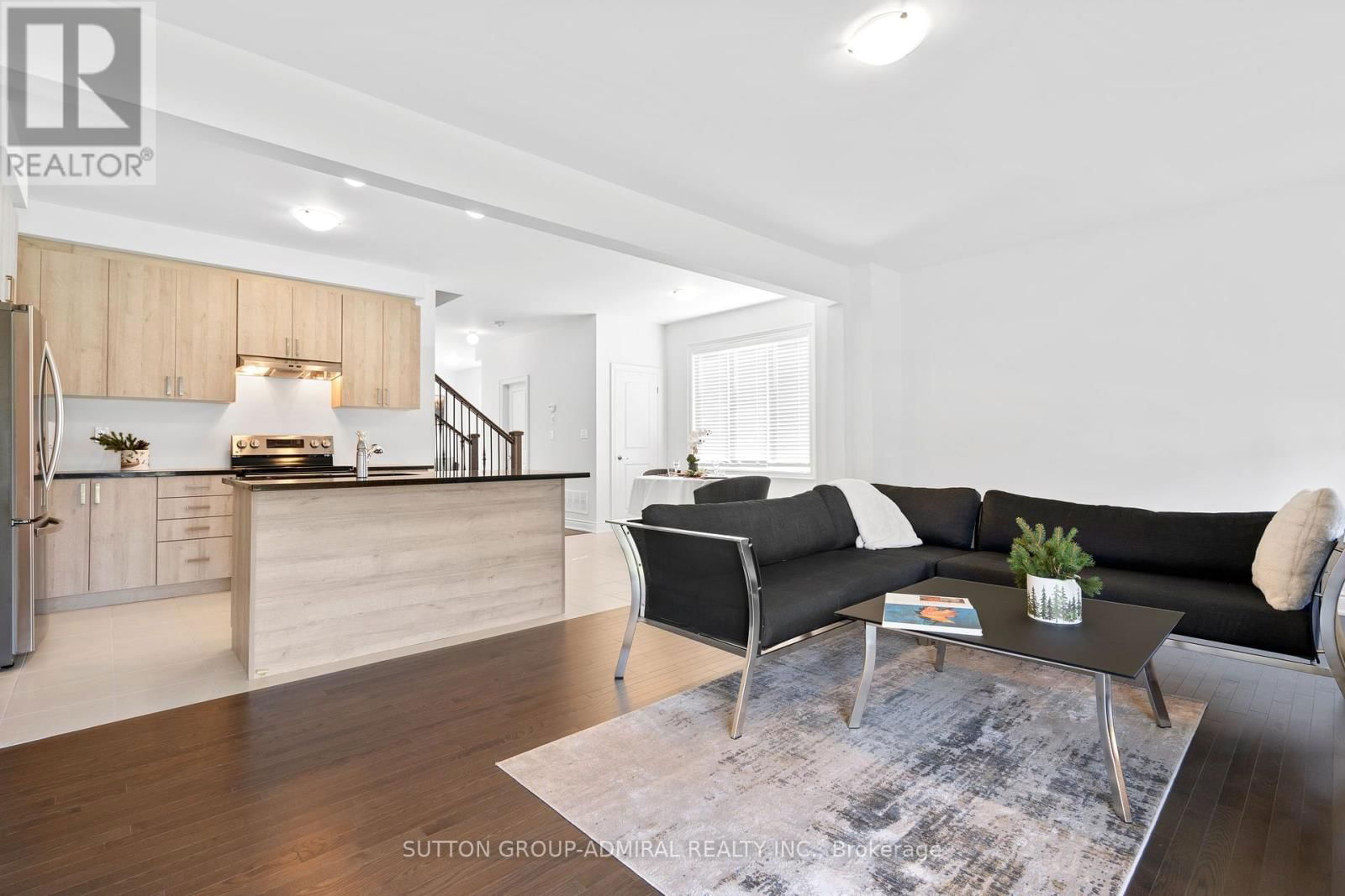 22 AUTUMN DRIVE Image 14