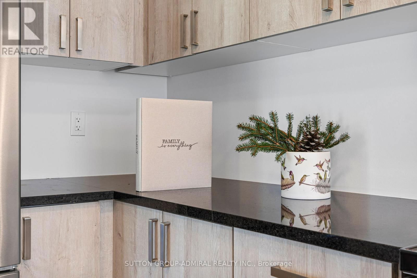 22 AUTUMN DRIVE Image 16