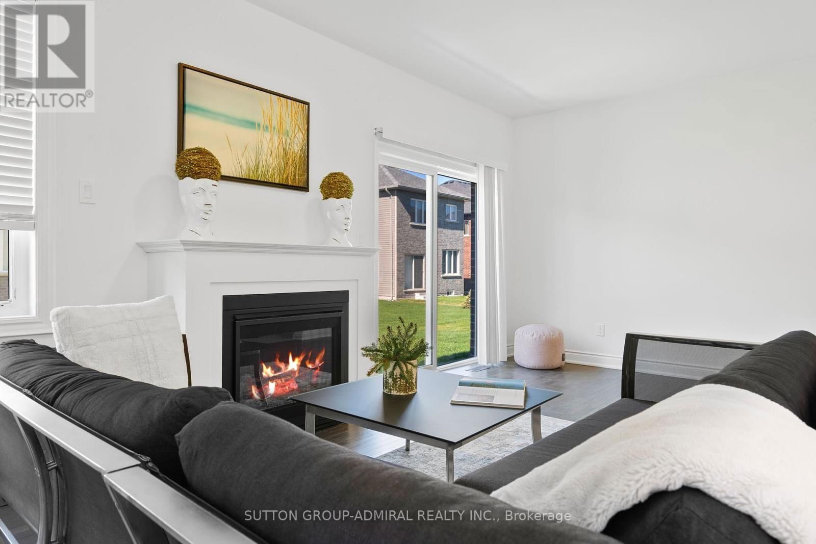 22 AUTUMN DRIVE Image 17