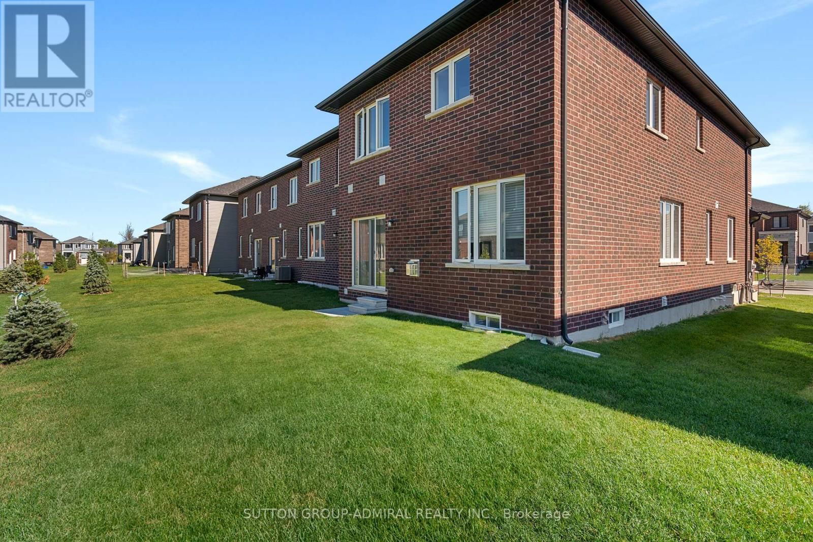 22 AUTUMN DRIVE Image 37