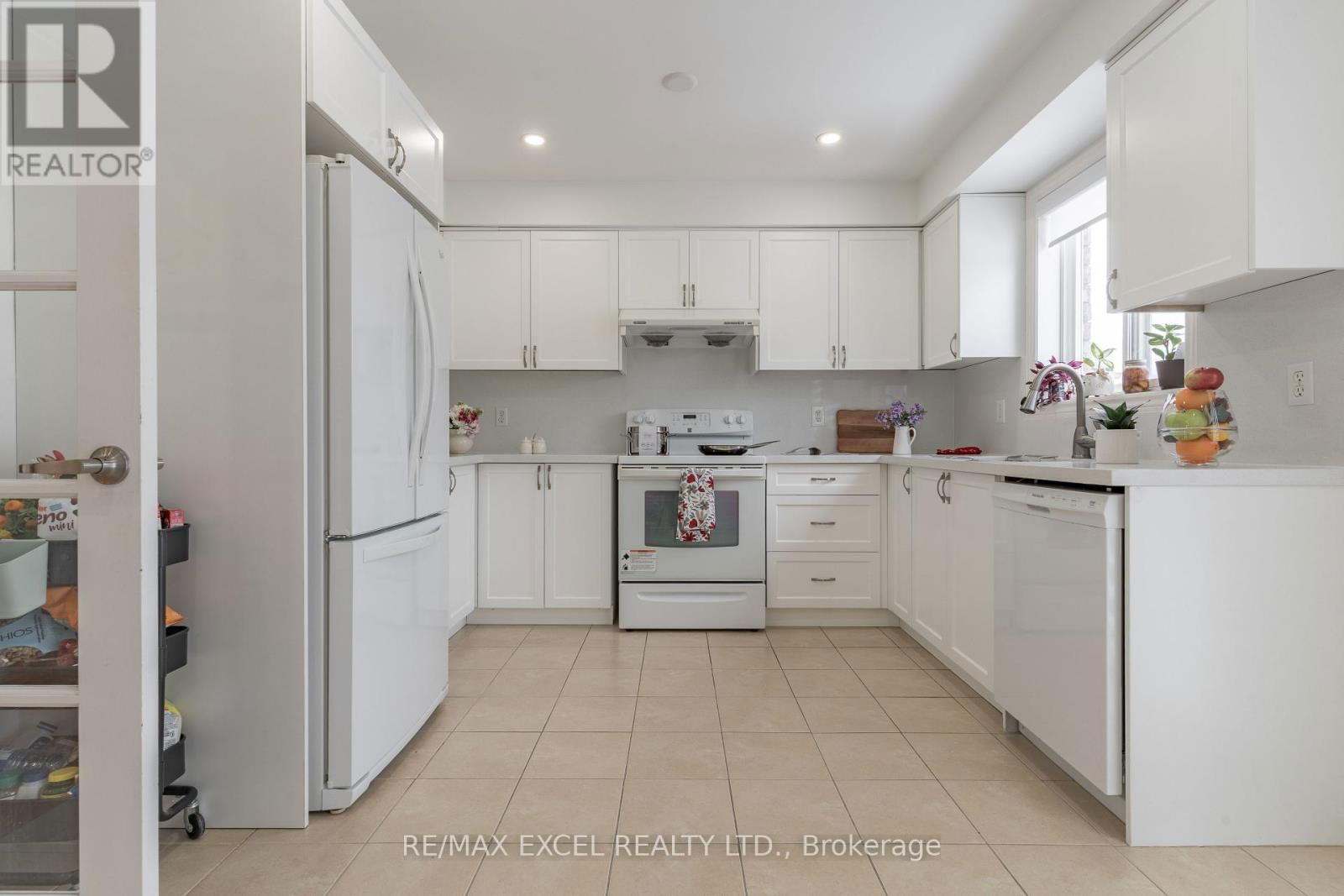 148 MARSELLUS DRIVE Image 17