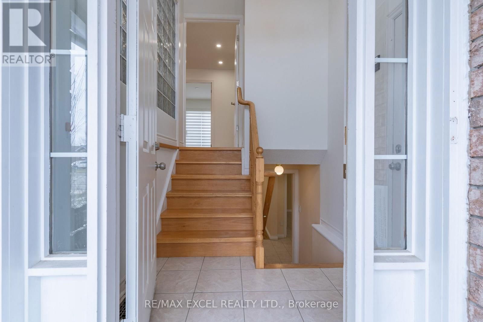 148 MARSELLUS DRIVE Image 32