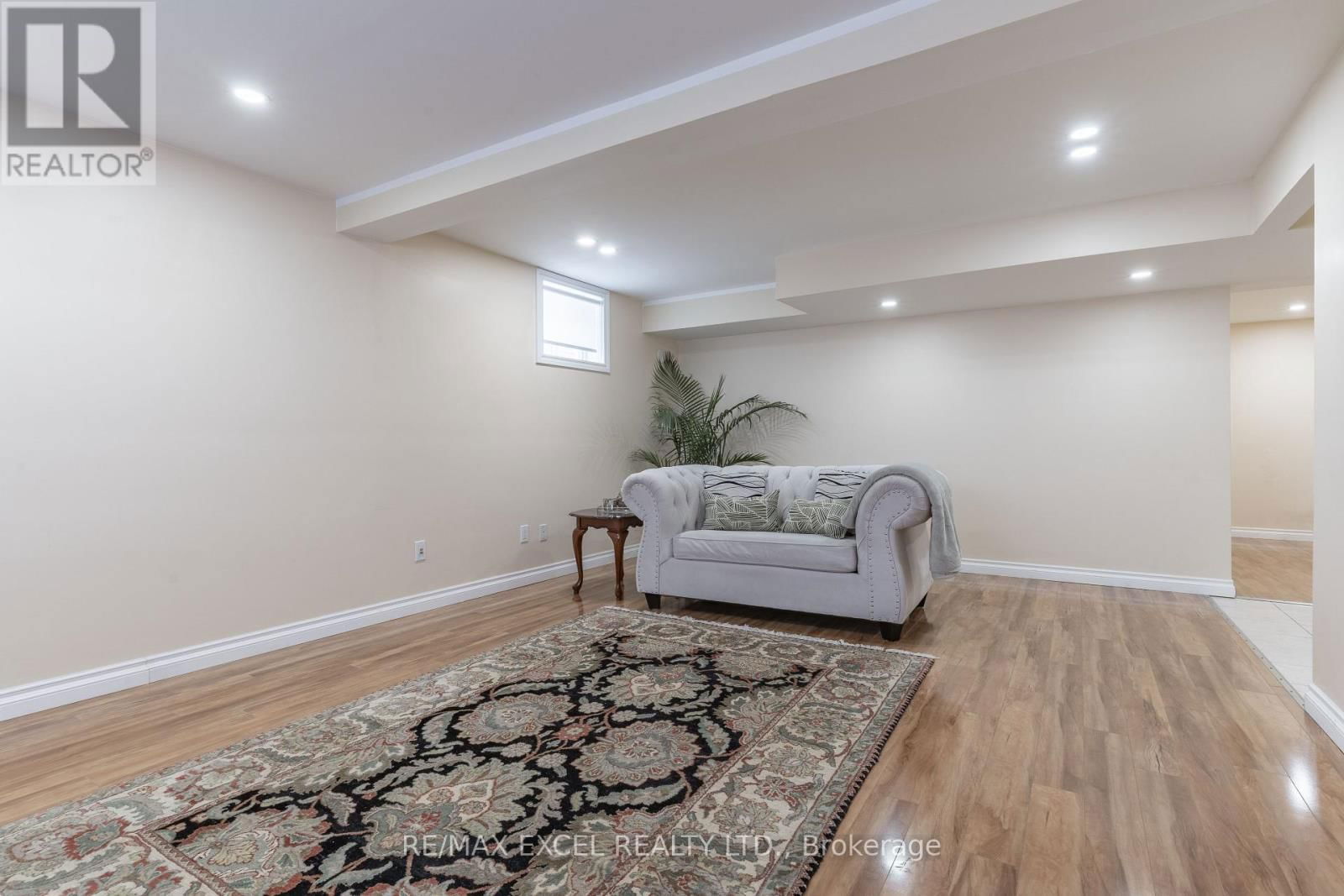 148 MARSELLUS DRIVE Image 34