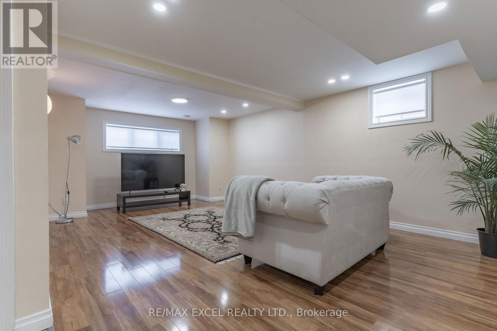 148 MARSELLUS DRIVE Image 35