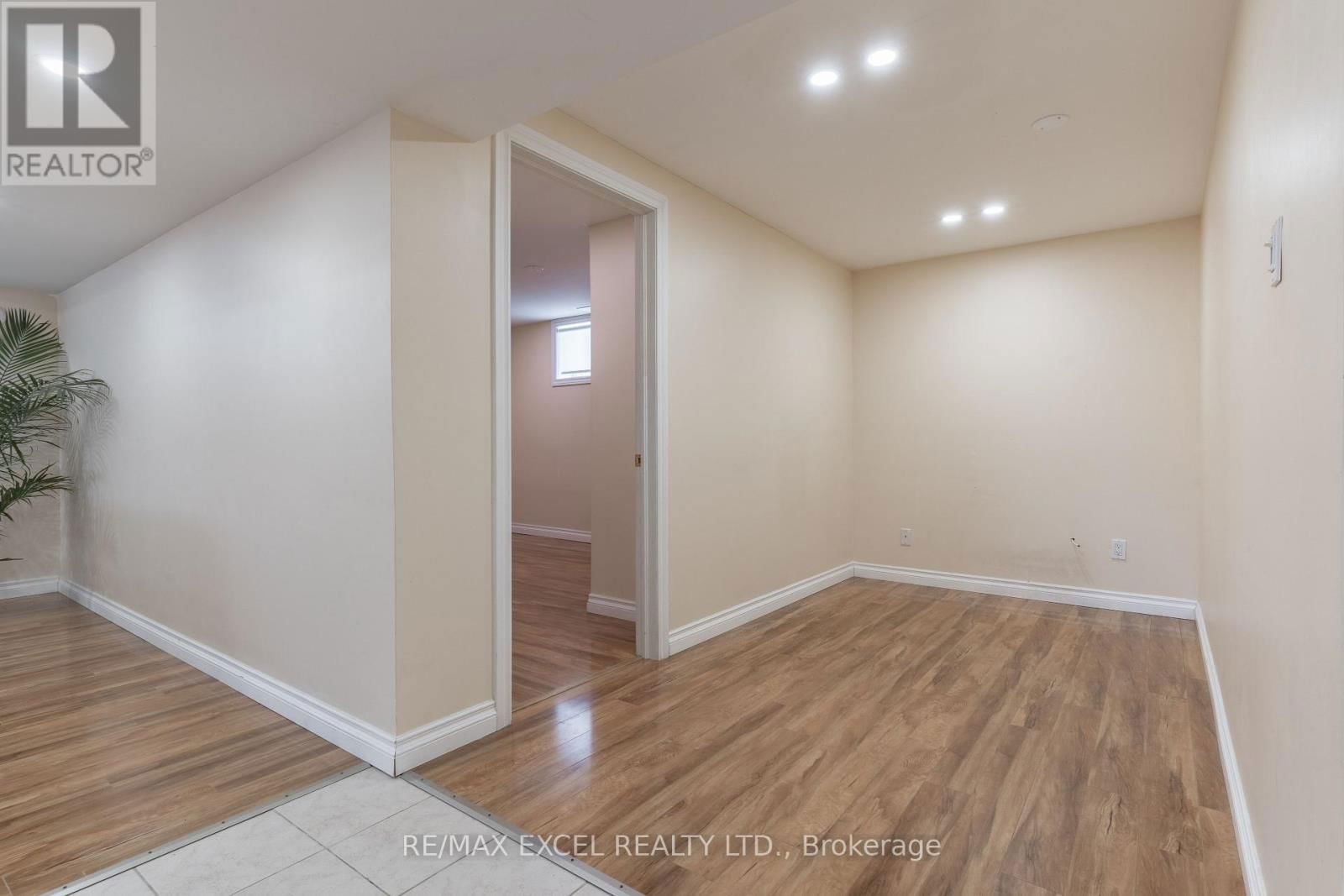 148 MARSELLUS DRIVE Image 37