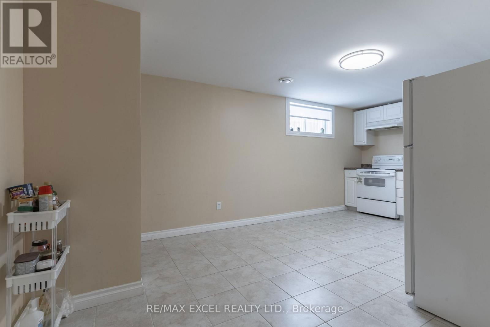 148 MARSELLUS DRIVE Image 40