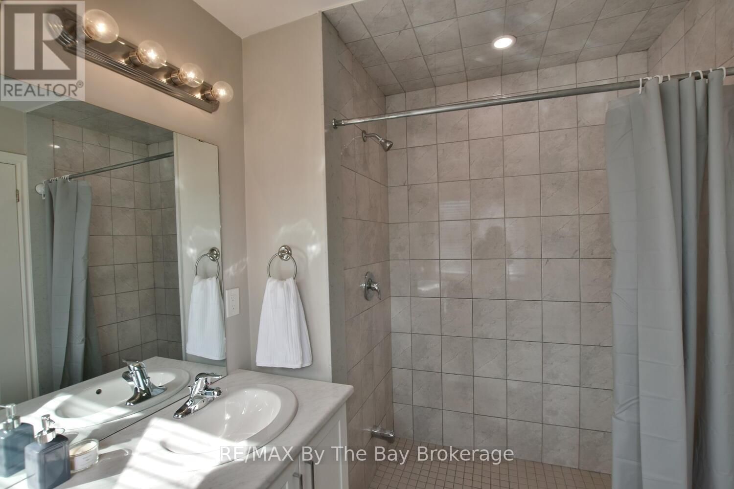 39 GREGORY AVENUE Image 17